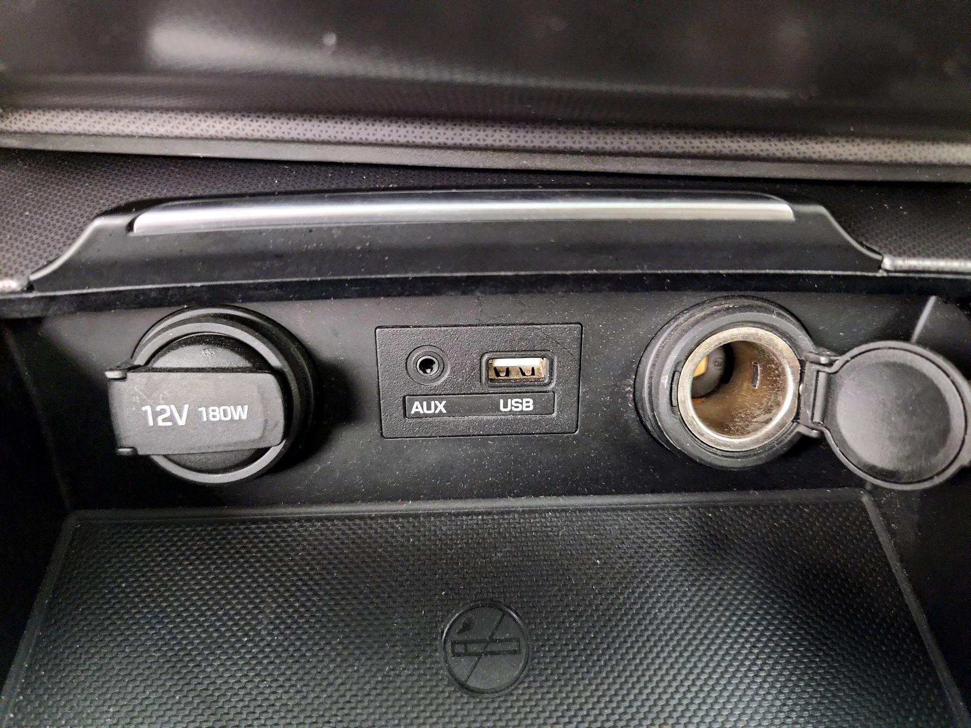 Thumbnail: 2015 Hyundai Genesis - 19
