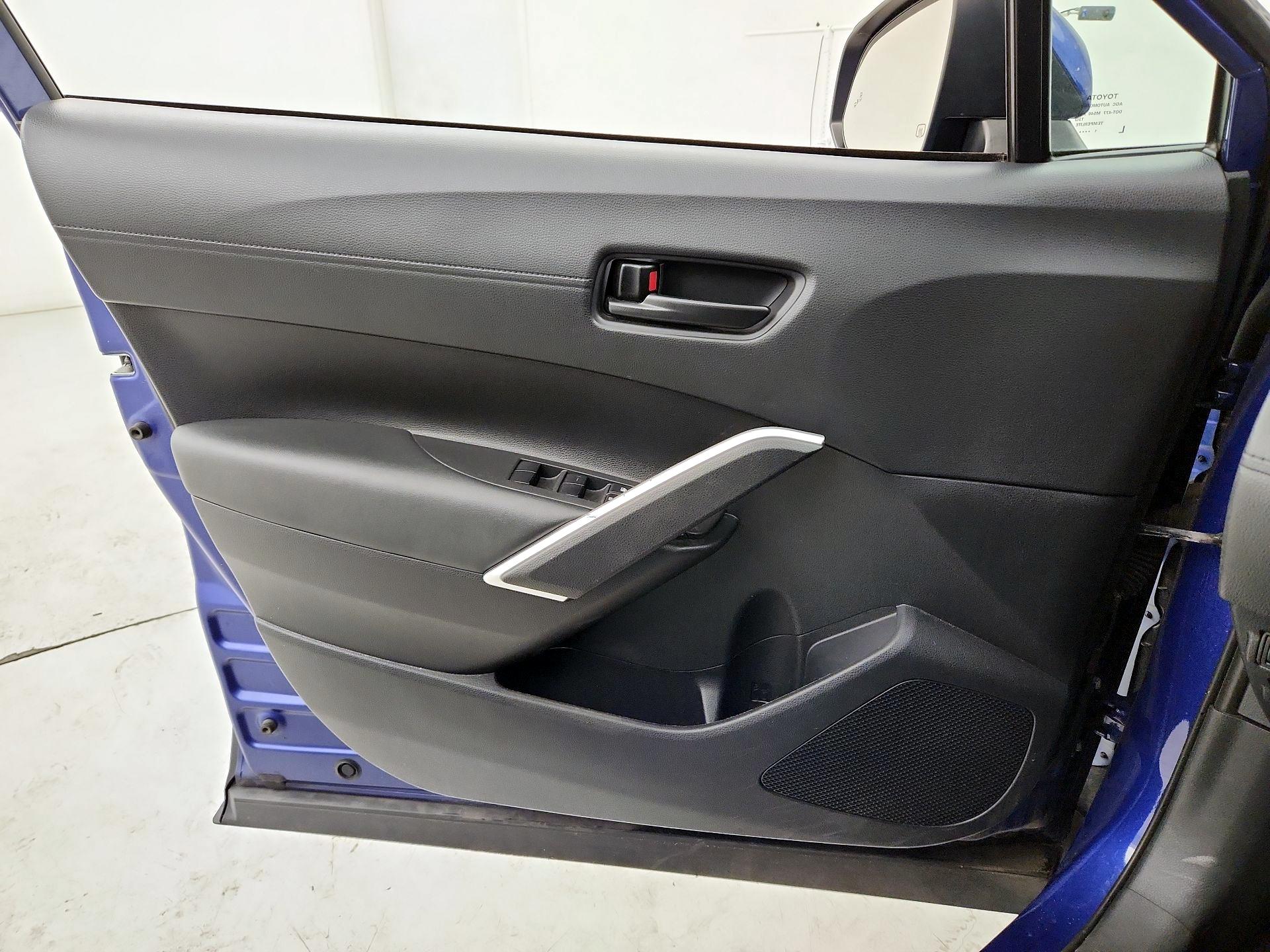 Thumbnail: 2022 Toyota Corolla Cross - 12