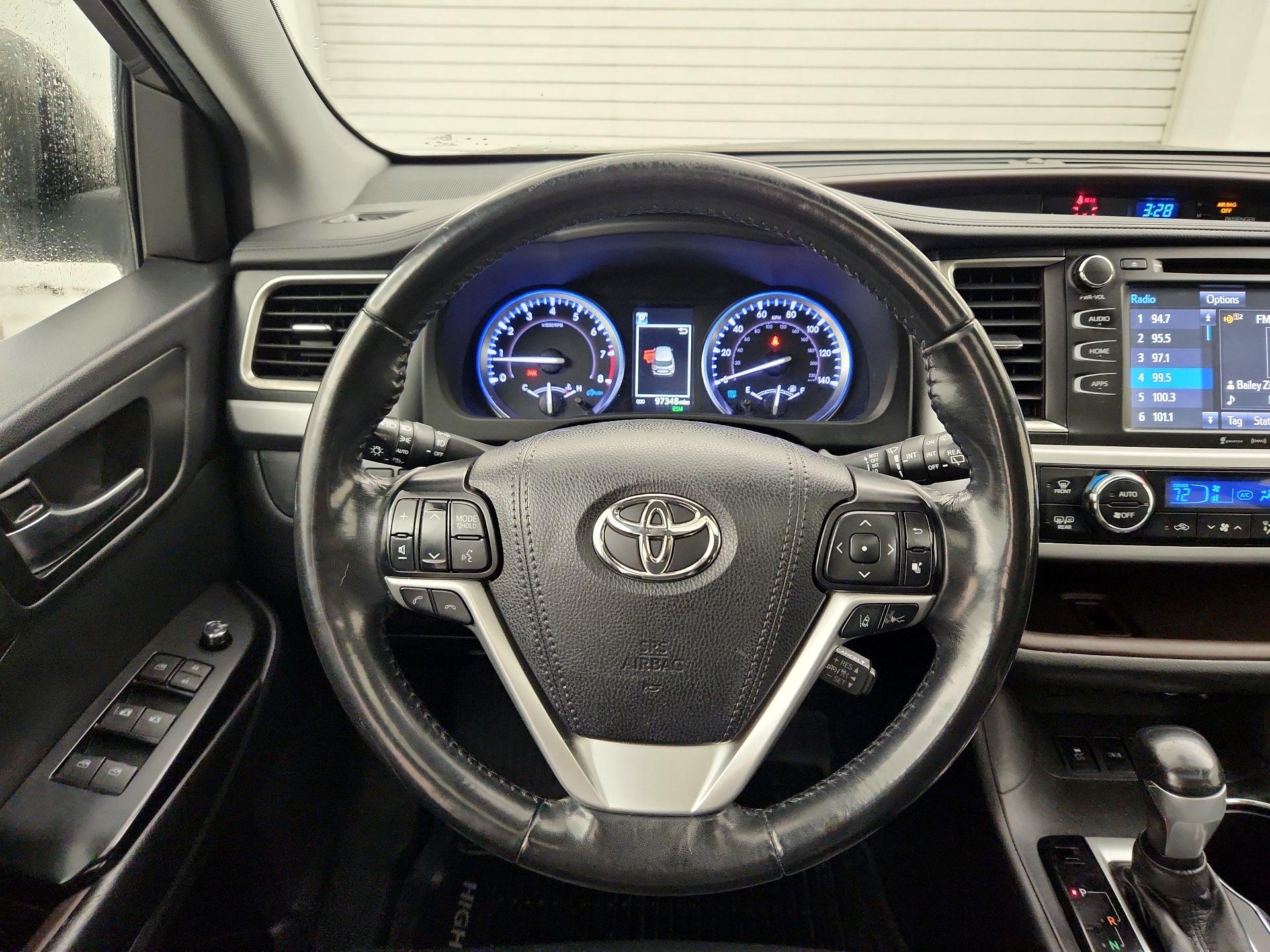 Thumbnail: 2019 Toyota Highlander - 10