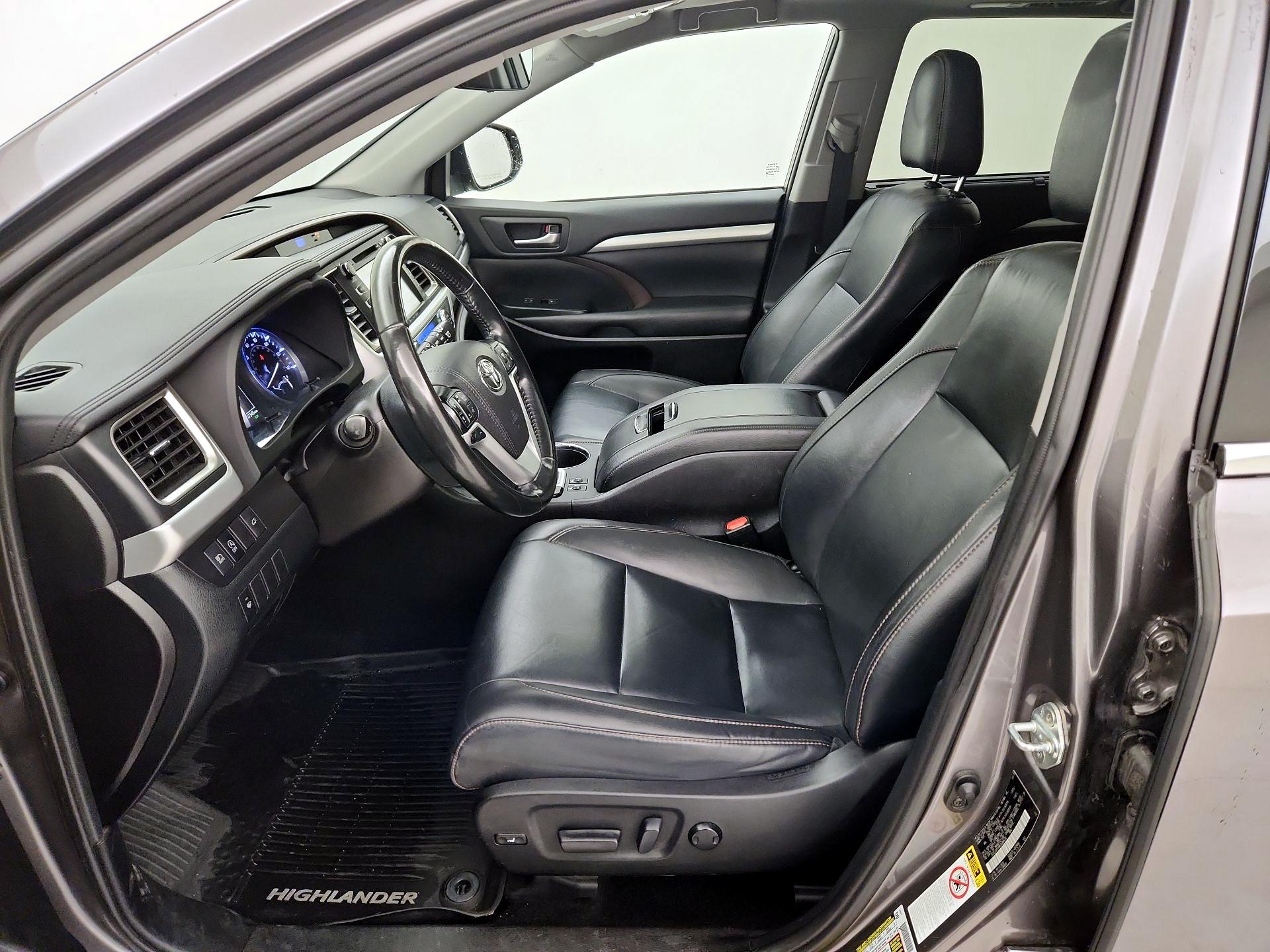 Thumbnail: 2019 Toyota Highlander - 11