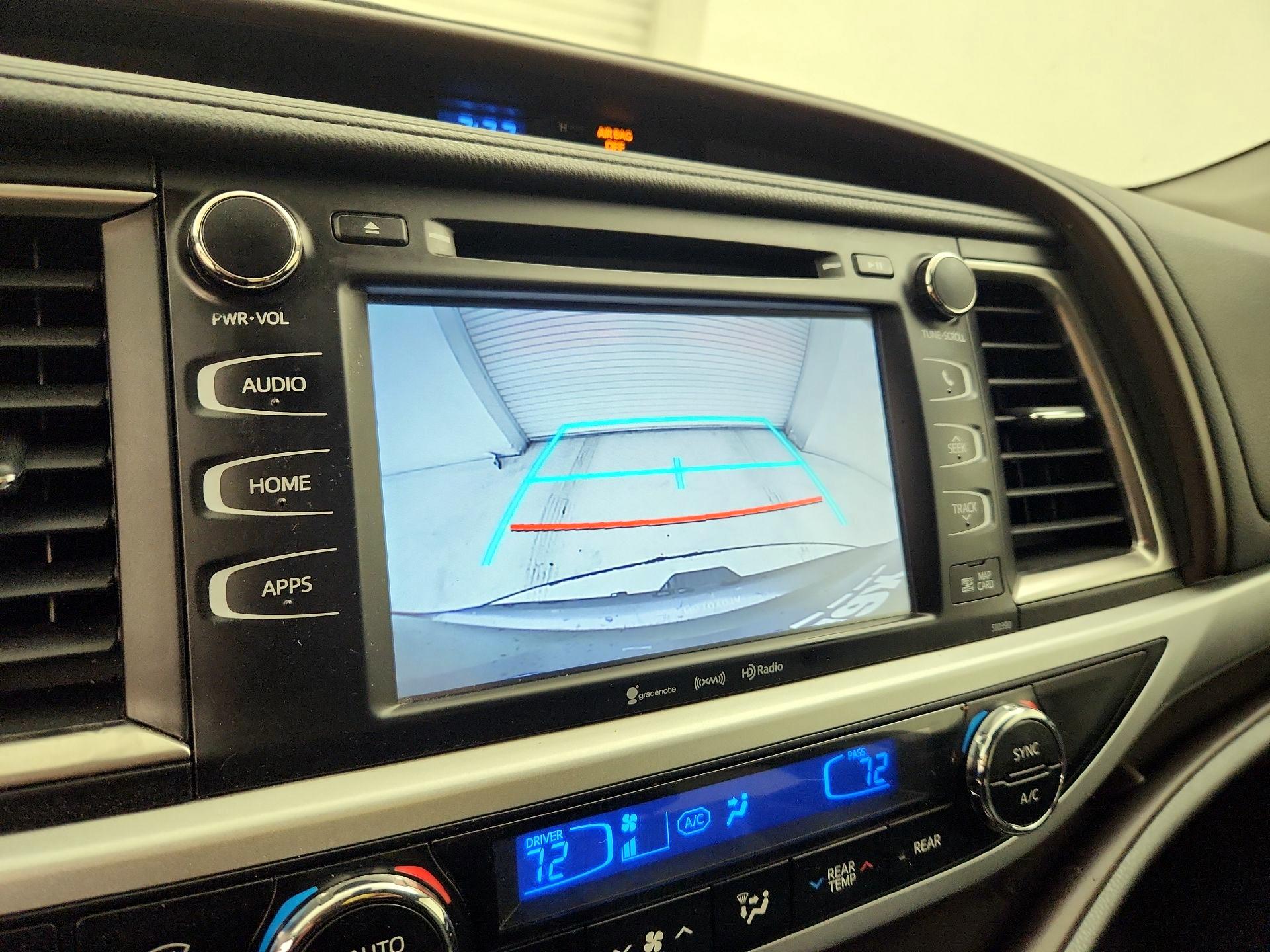Thumbnail: 2019 Toyota Highlander - 14