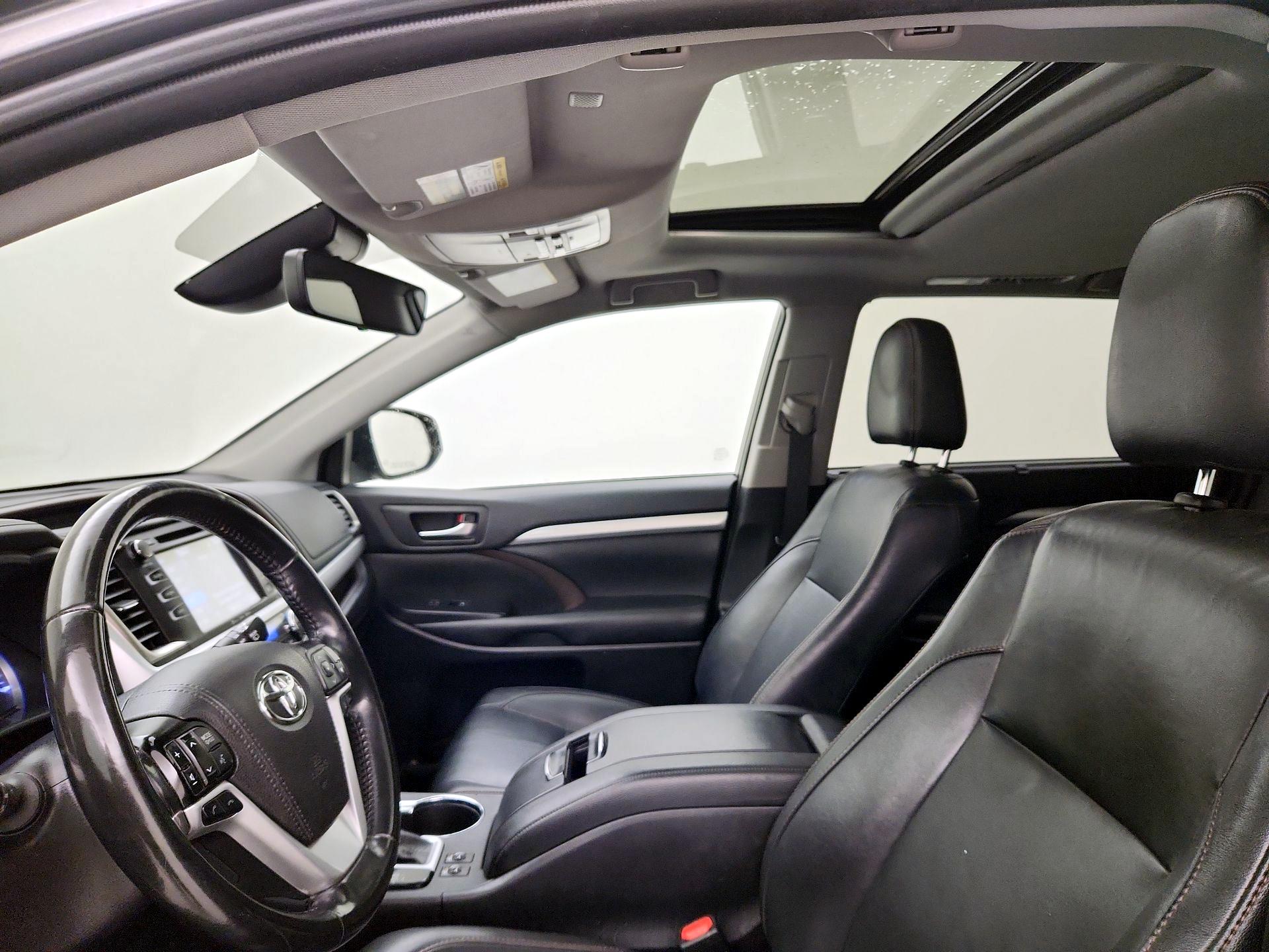 Thumbnail: 2019 Toyota Highlander - 19