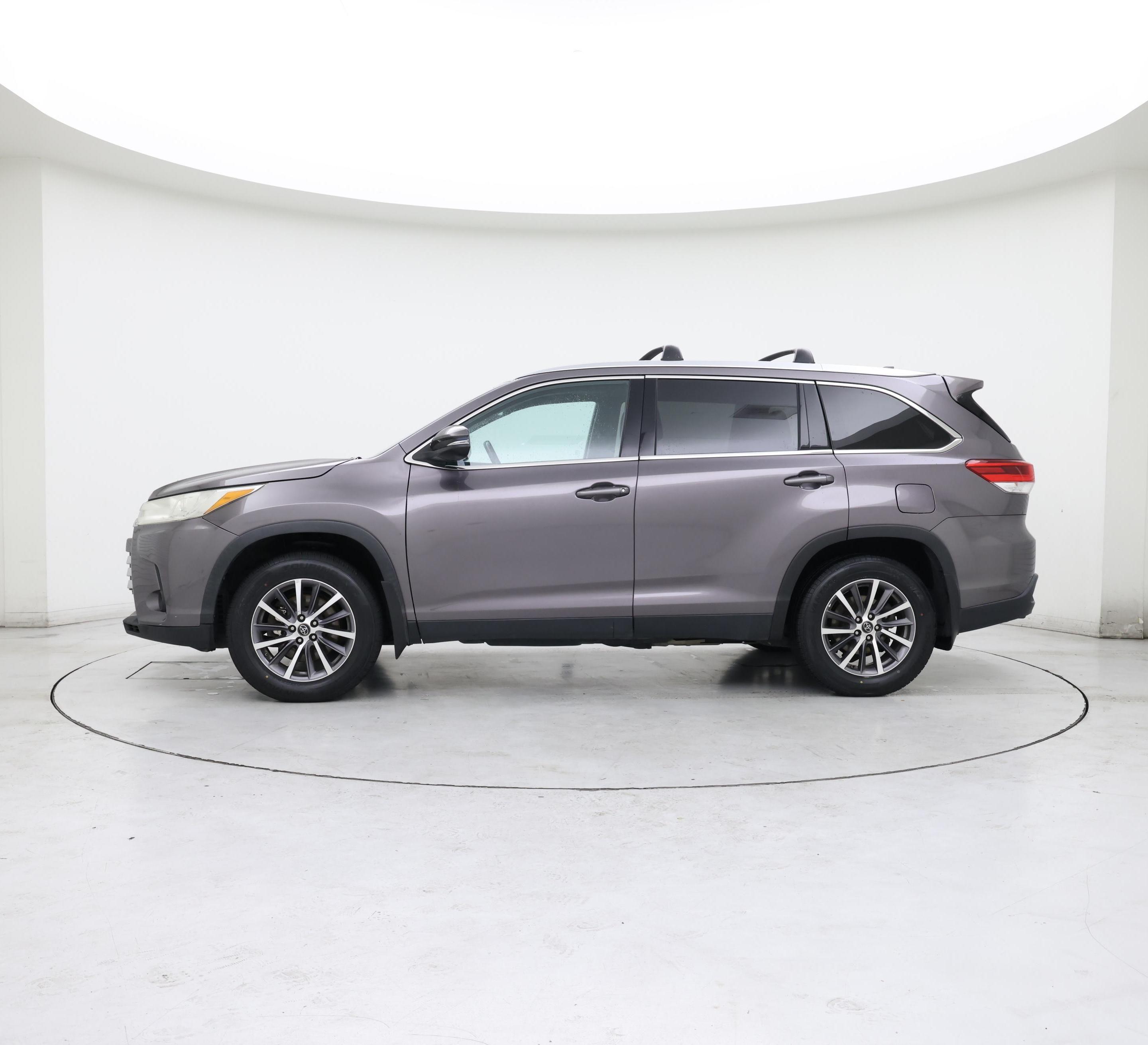 Thumbnail: 2019 Toyota Highlander - 3
