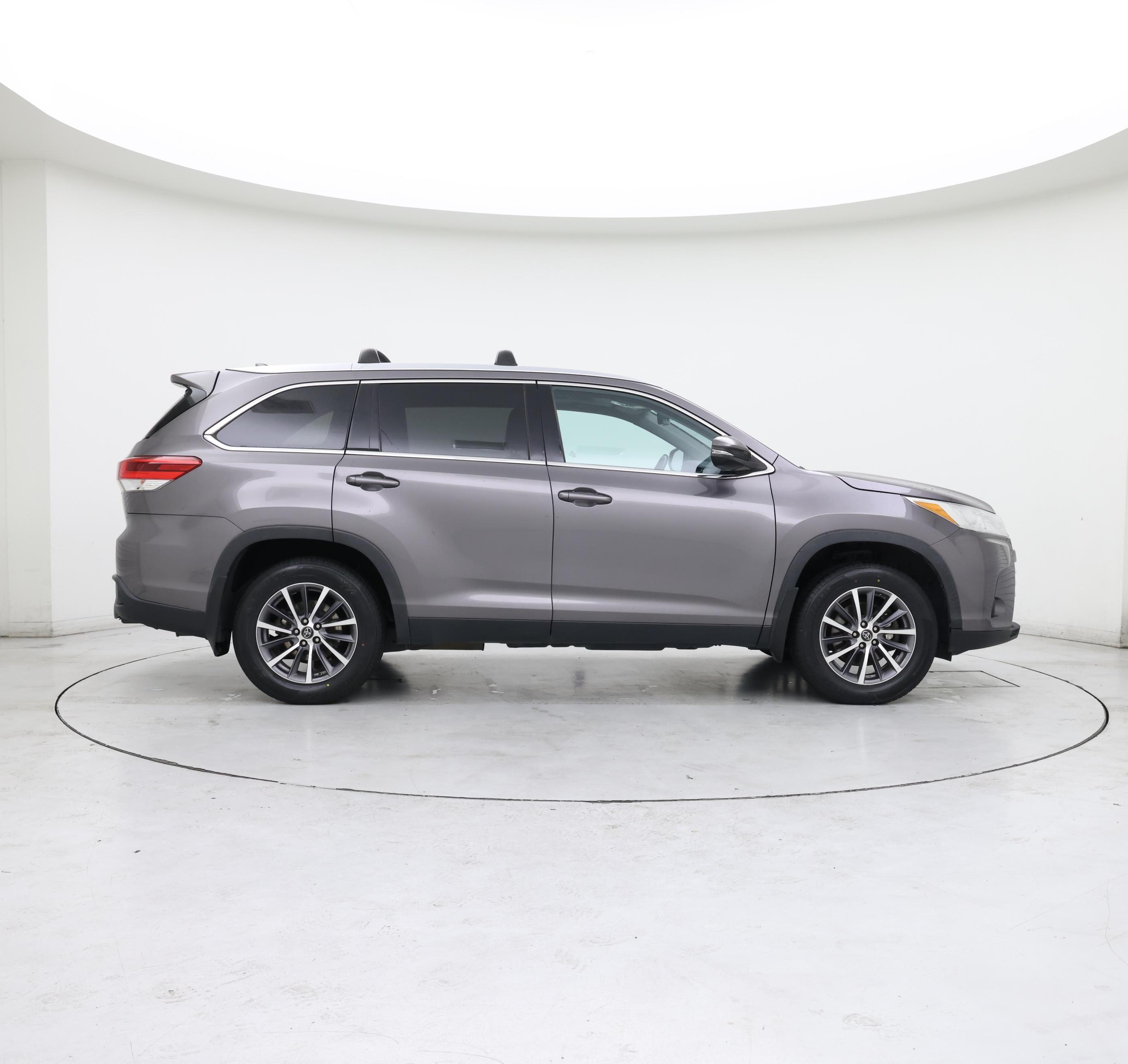 Thumbnail: 2019 Toyota Highlander - 7