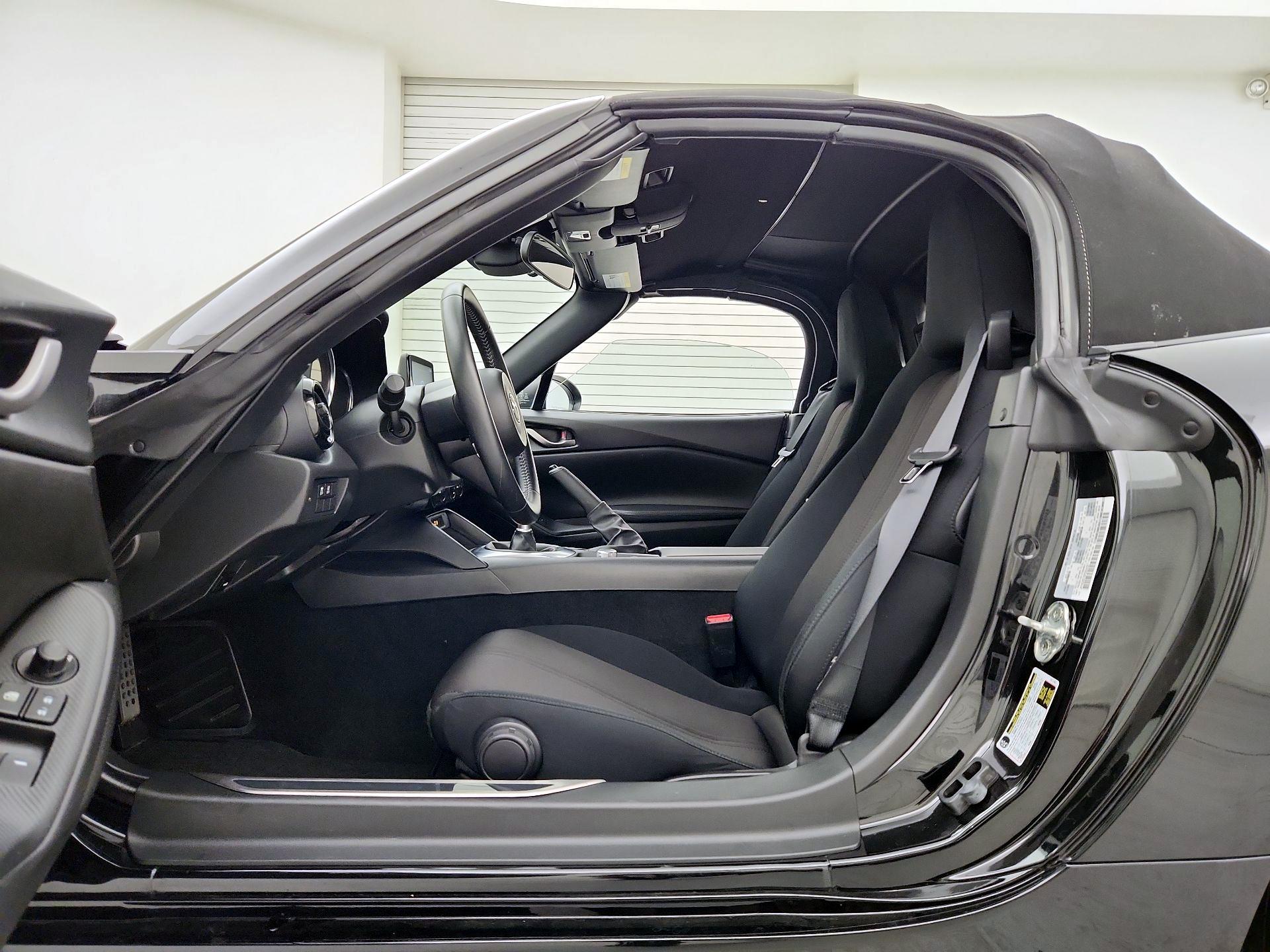 Thumbnail: 2023 Mazda MX-5 Miata - 11