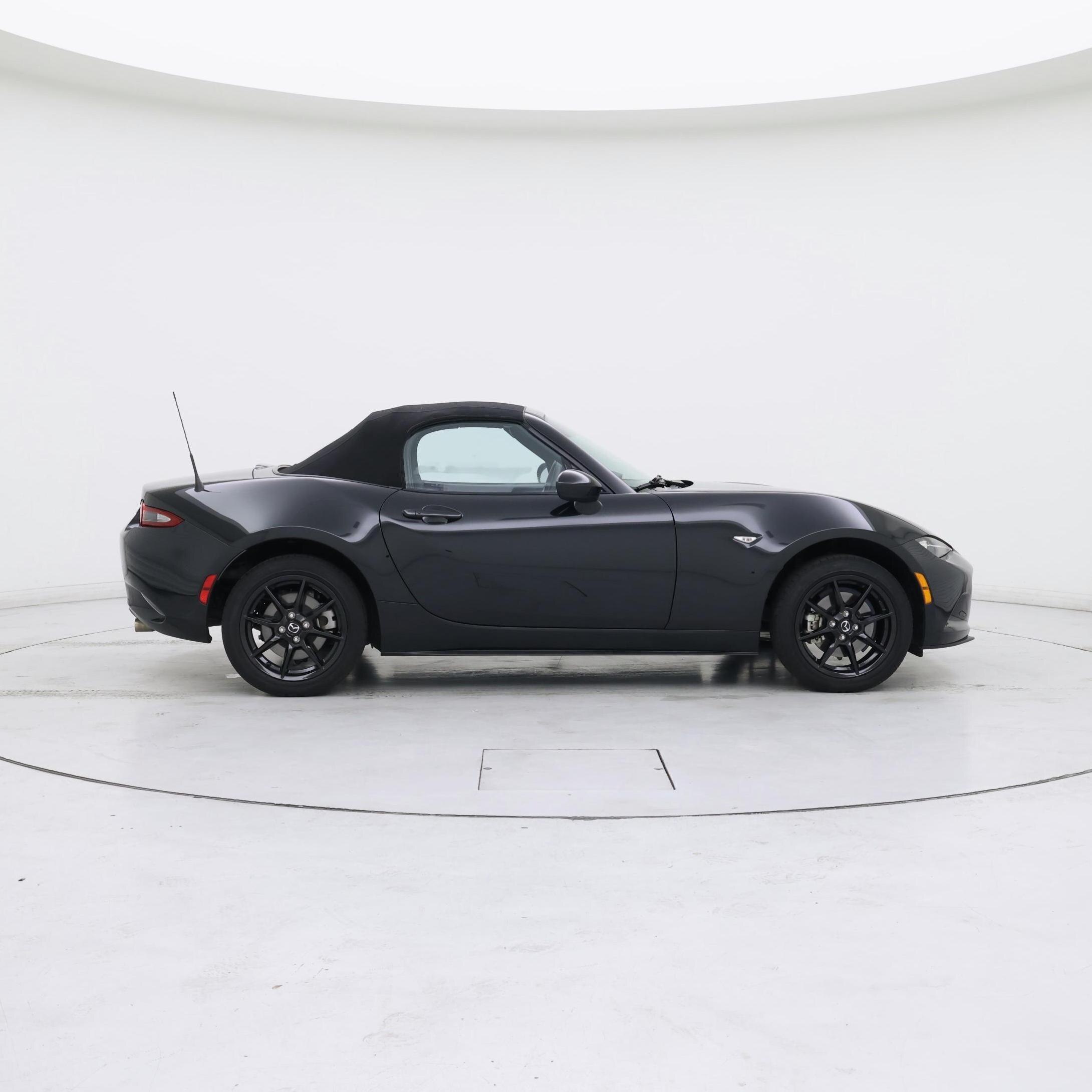 Thumbnail: 2023 Mazda MX-5 Miata - 7