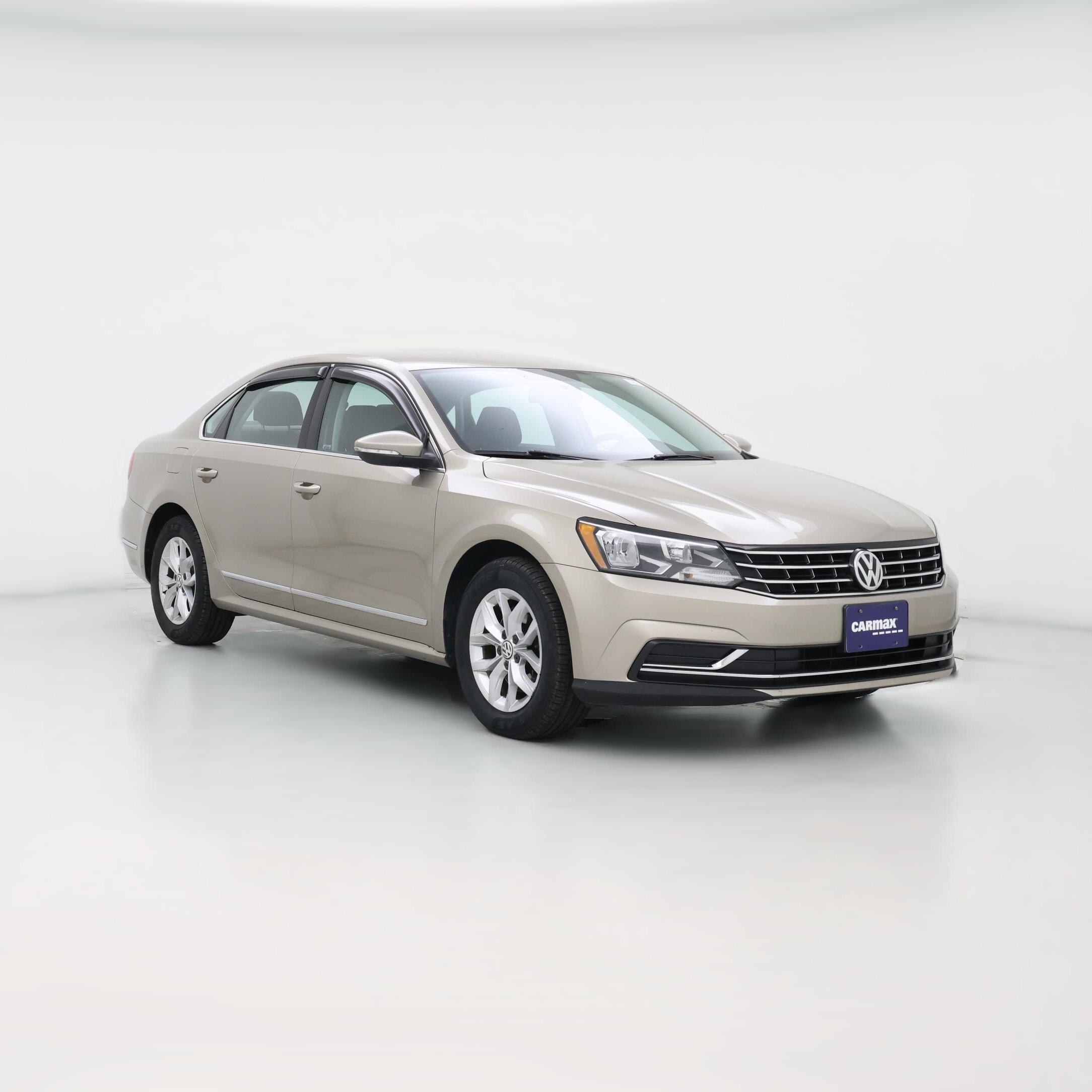 Thumbnail: 2016 Volkswagen Passat - 1