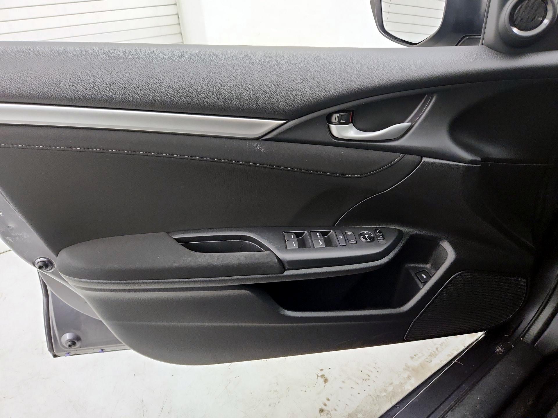 Thumbnail: 2016 Honda Civic - 12