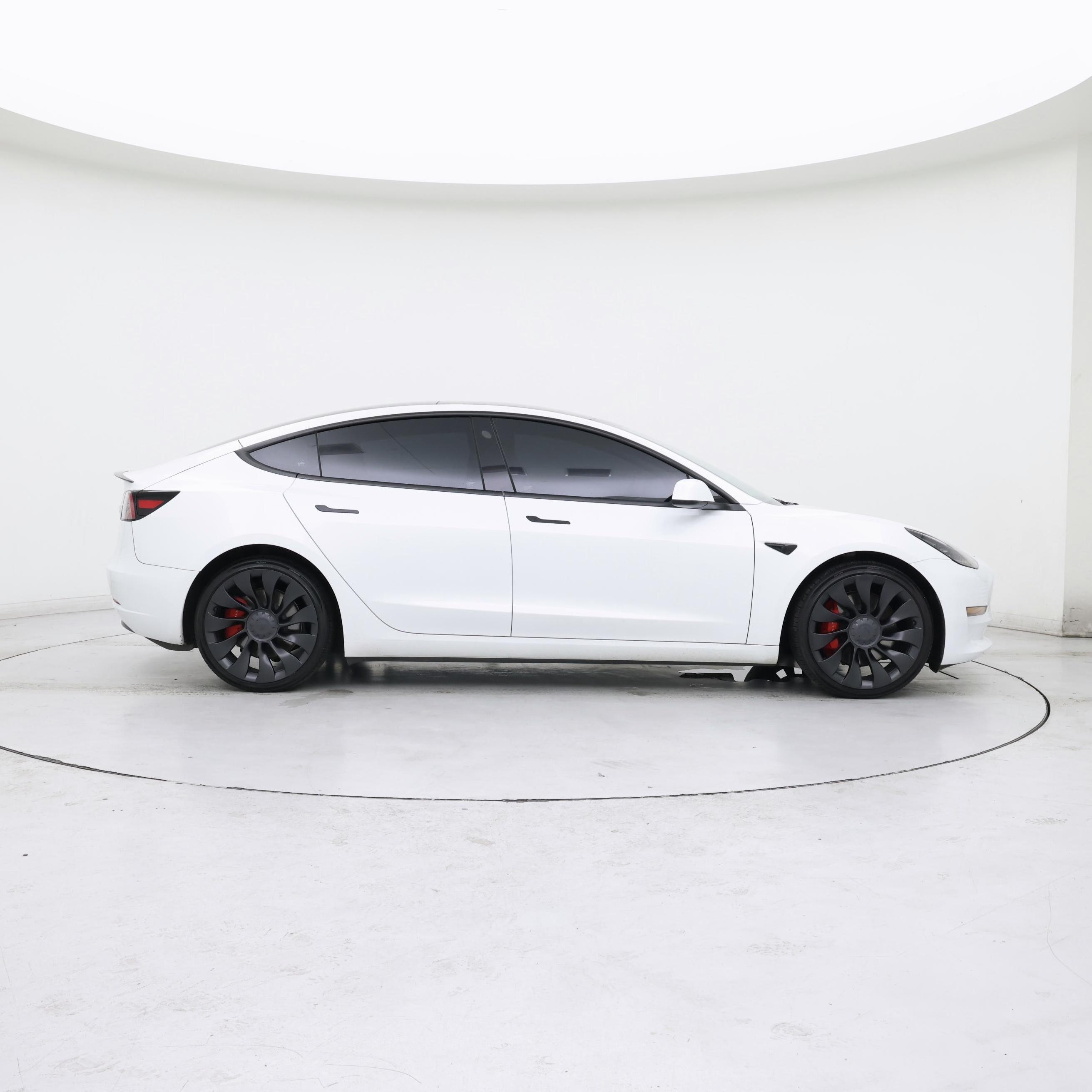 Thumbnail: 2023 Tesla Model 3 - 7