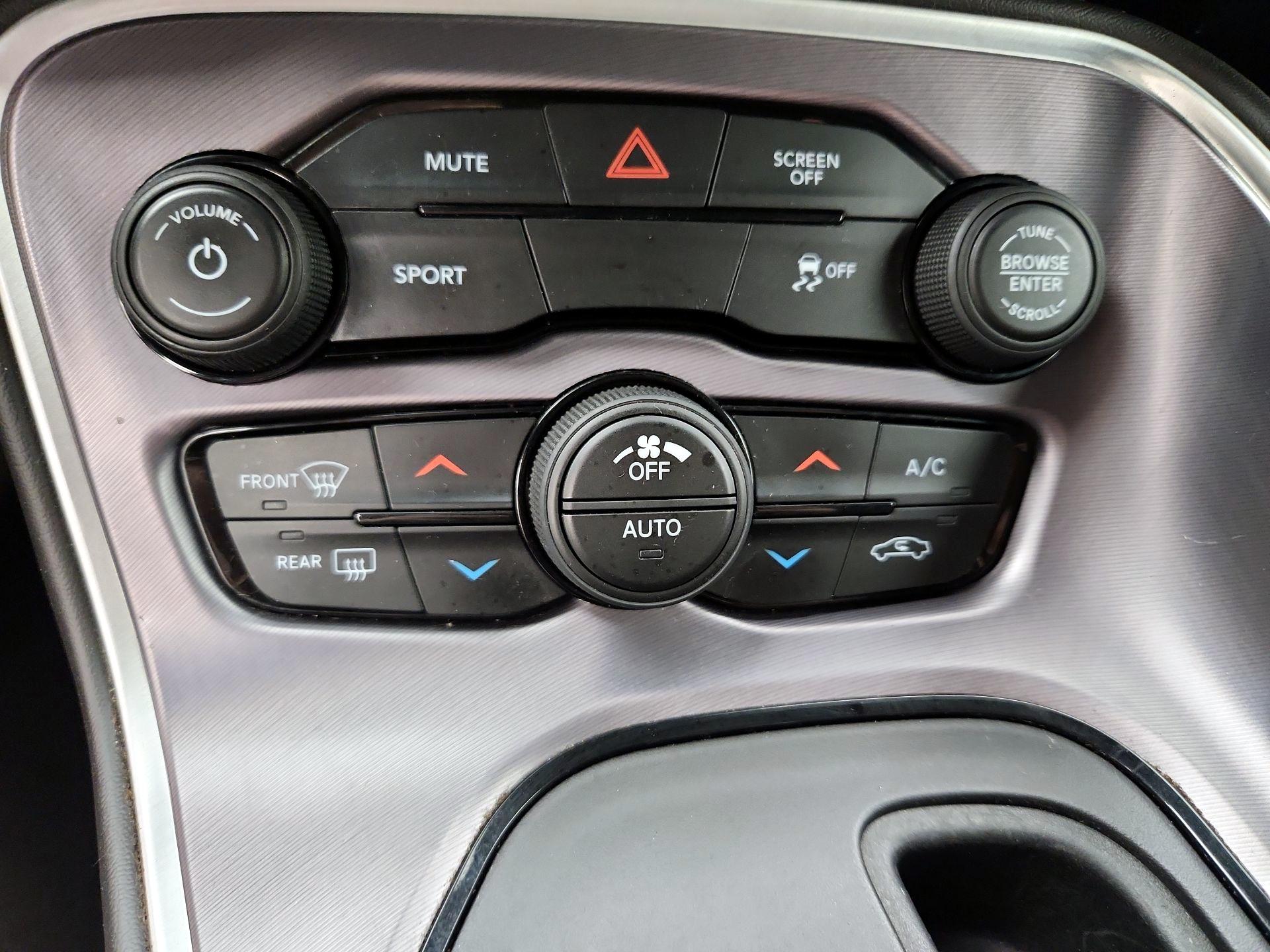 Thumbnail: 2019 Dodge Challenger - 16