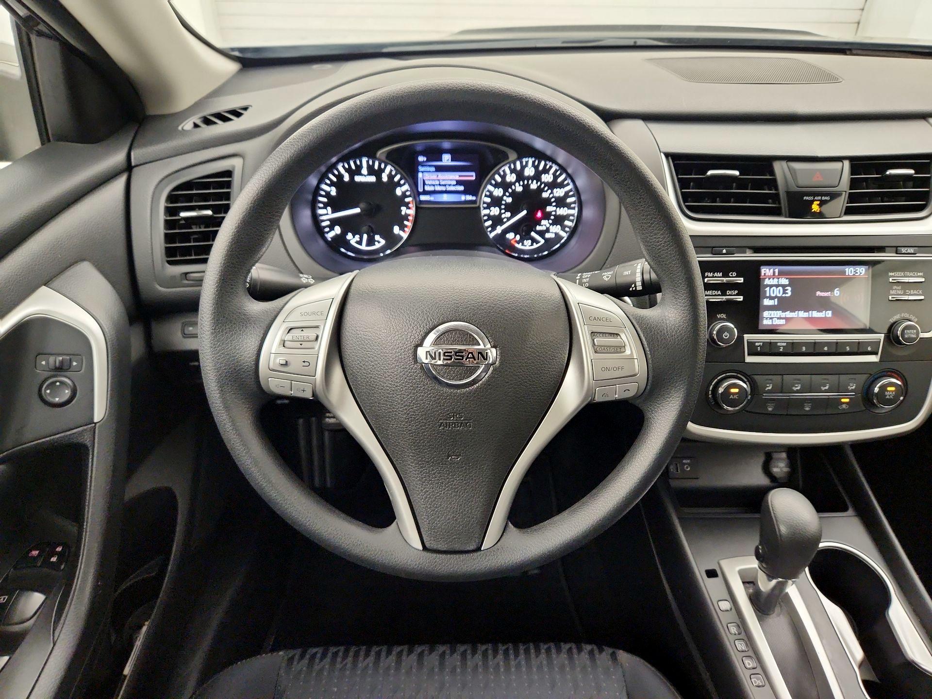 Thumbnail: 2018 Nissan Altima - 10