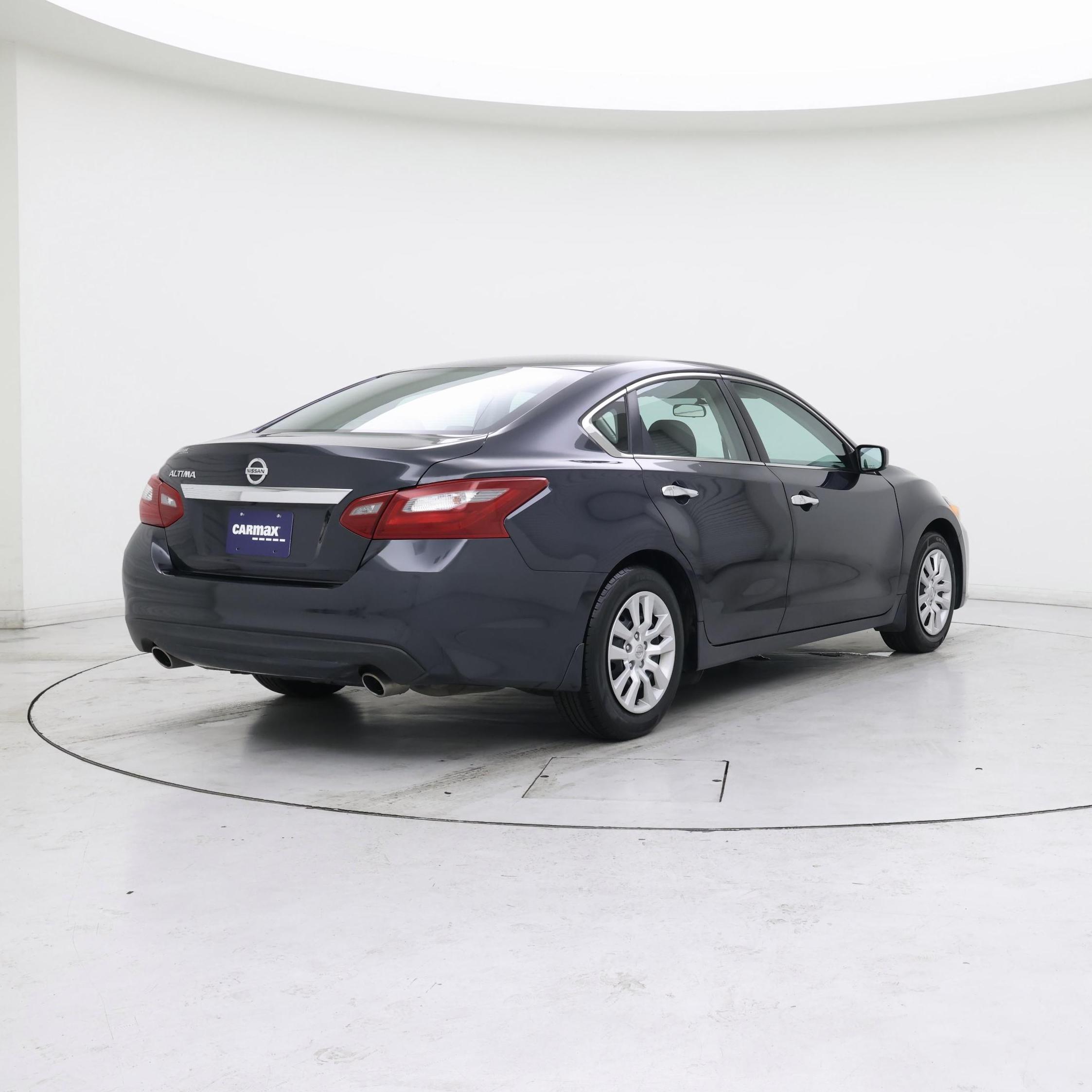 Thumbnail: 2018 Nissan Altima - 8