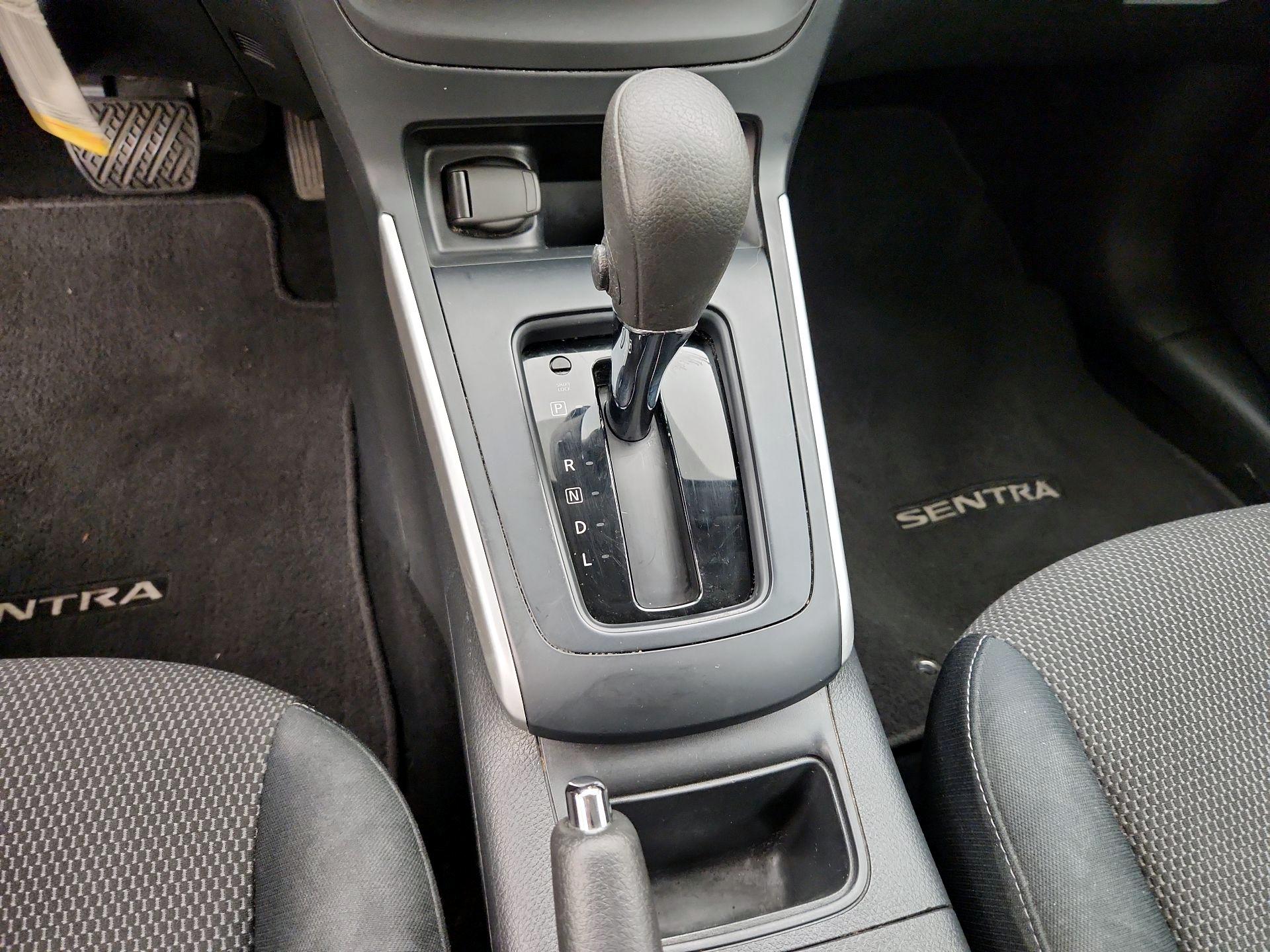 Thumbnail: 2017 Nissan Sentra - 16