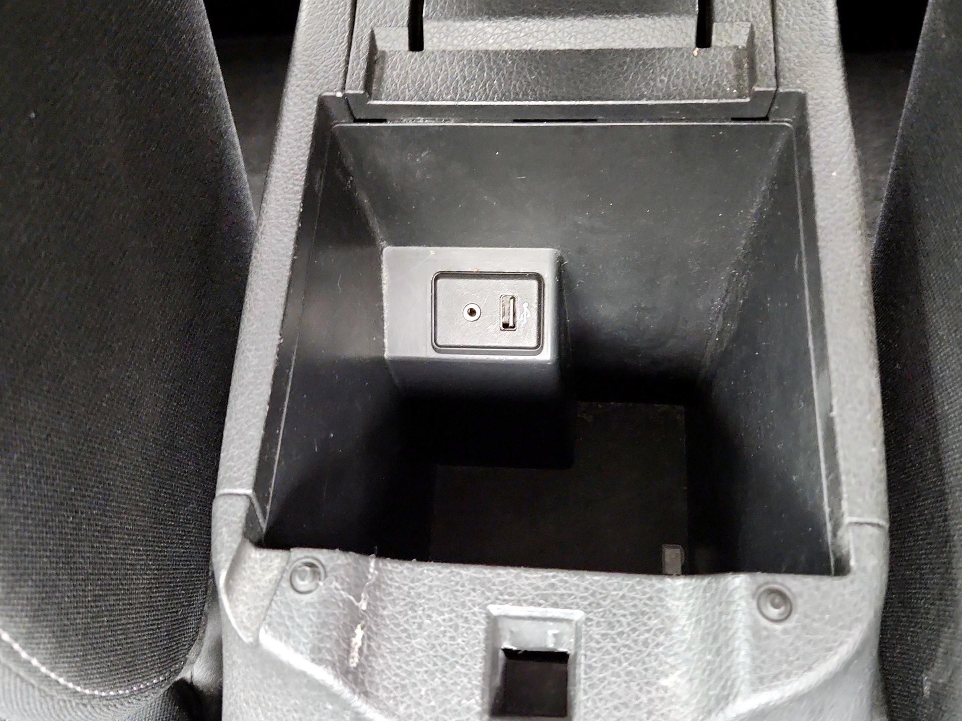 Thumbnail: 2017 Nissan Sentra - 17