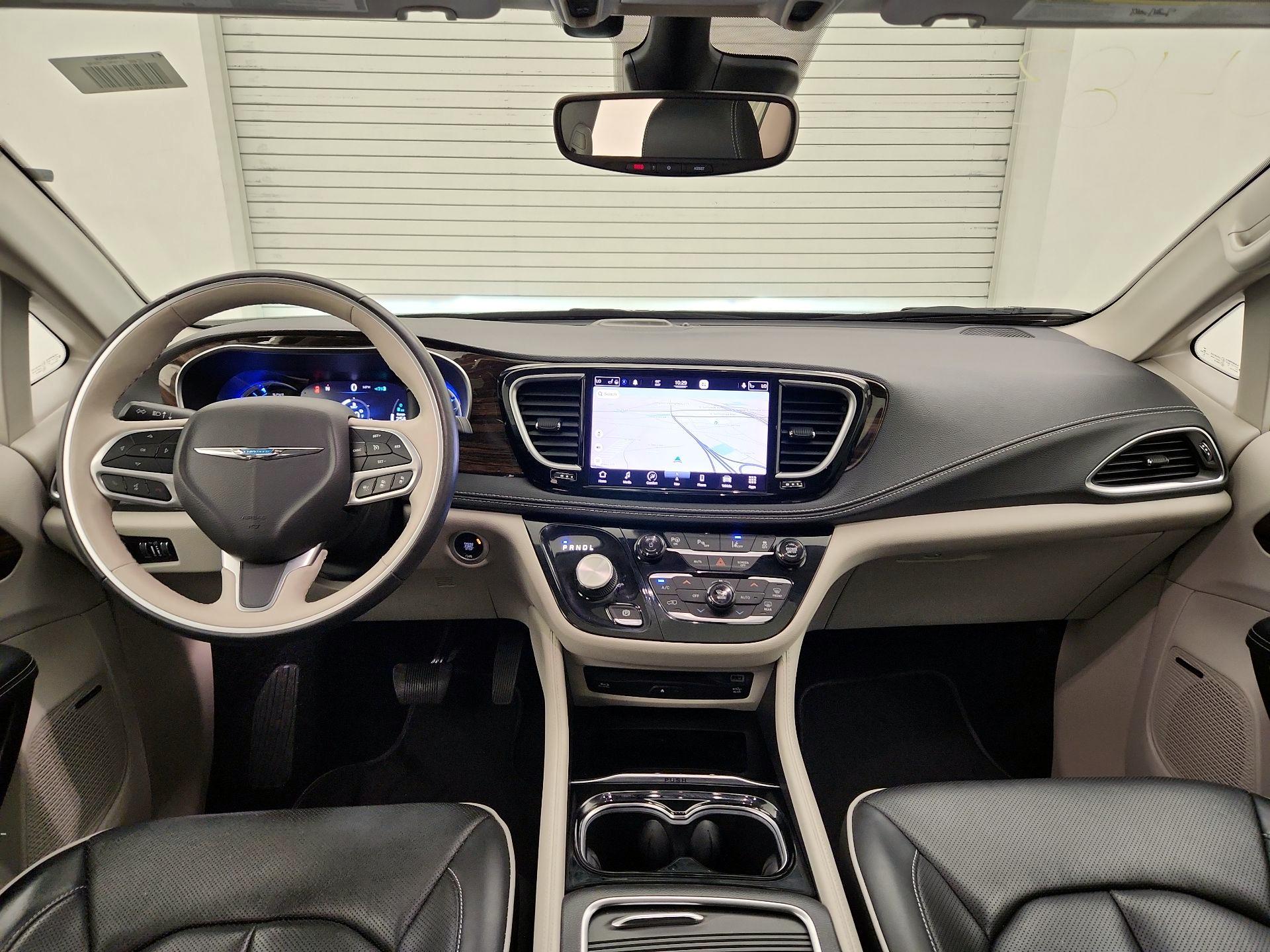 Thumbnail: 2021 Chrysler Pacifica - 9