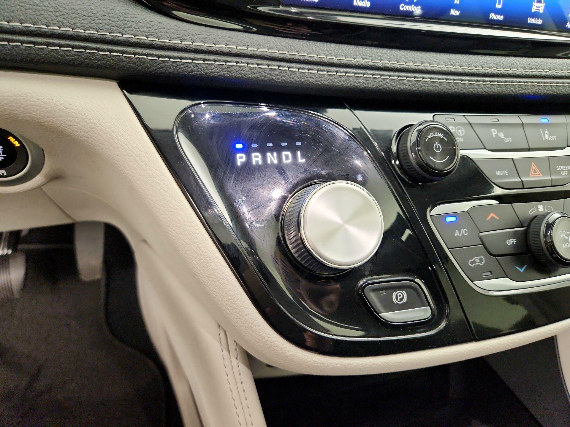 Thumbnail: 2021 Chrysler Pacifica - 18