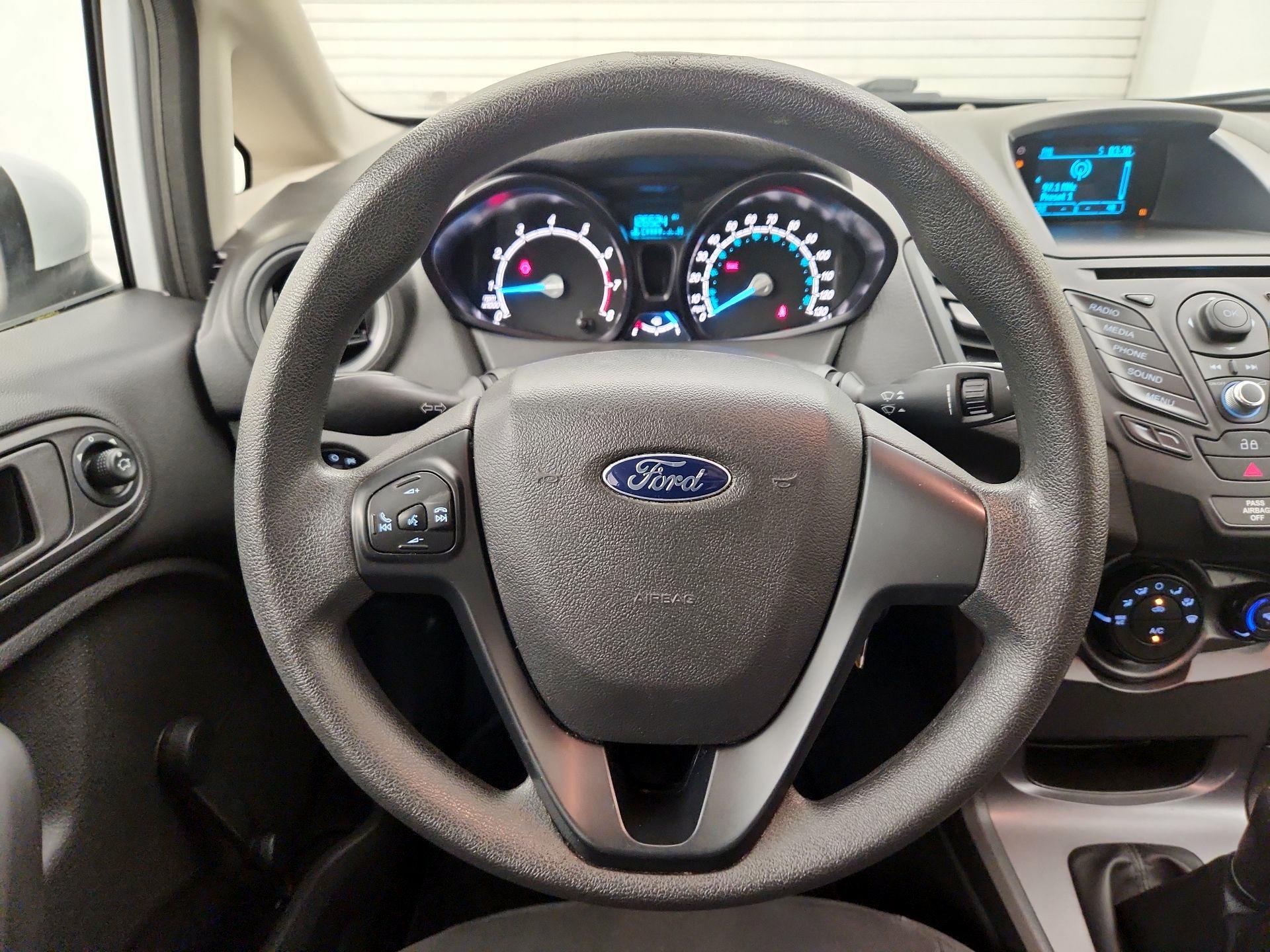 Thumbnail: 2014 Ford Fiesta - 10