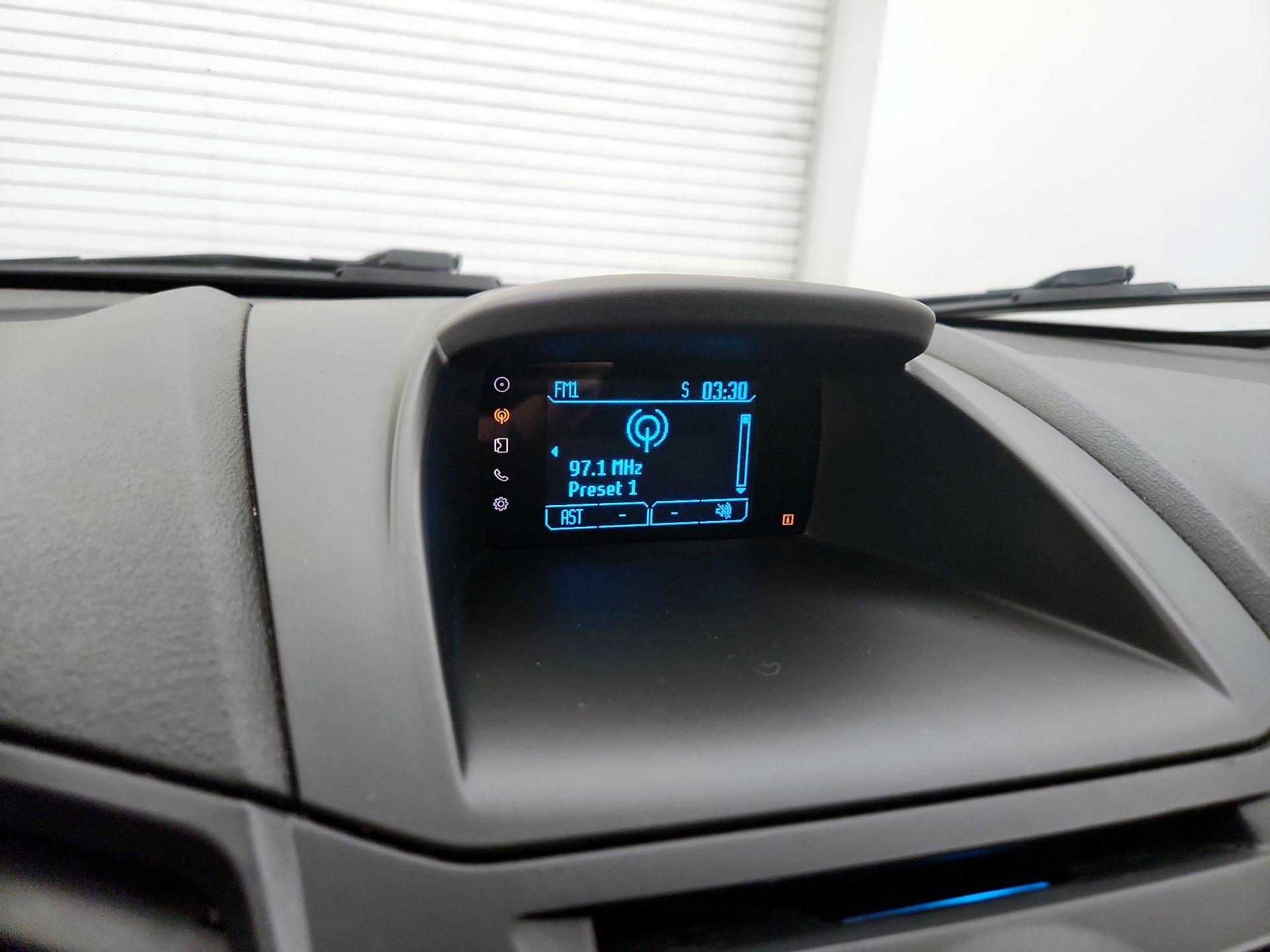 Thumbnail: 2014 Ford Fiesta - 14