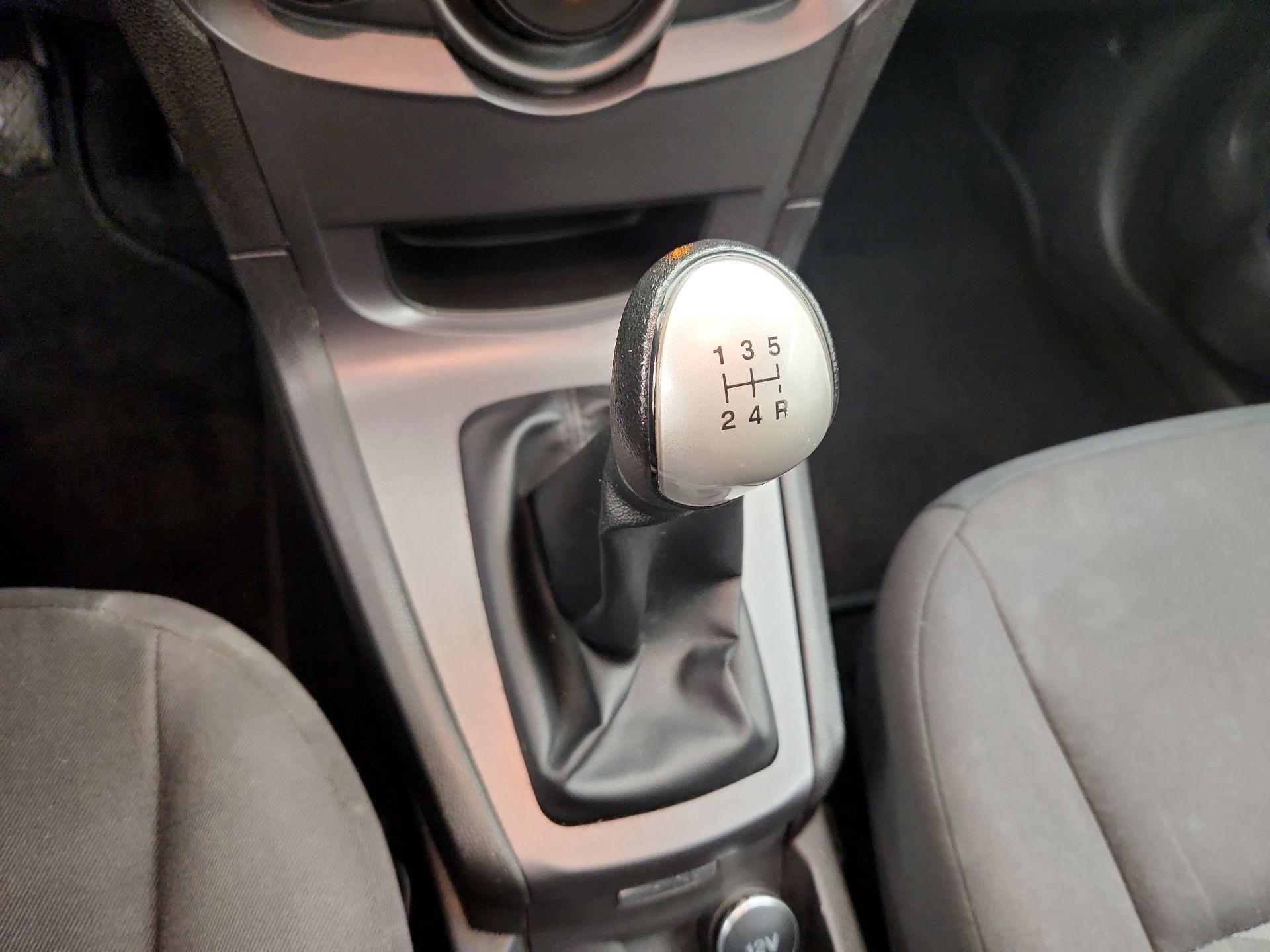 Thumbnail: 2014 Ford Fiesta - 16