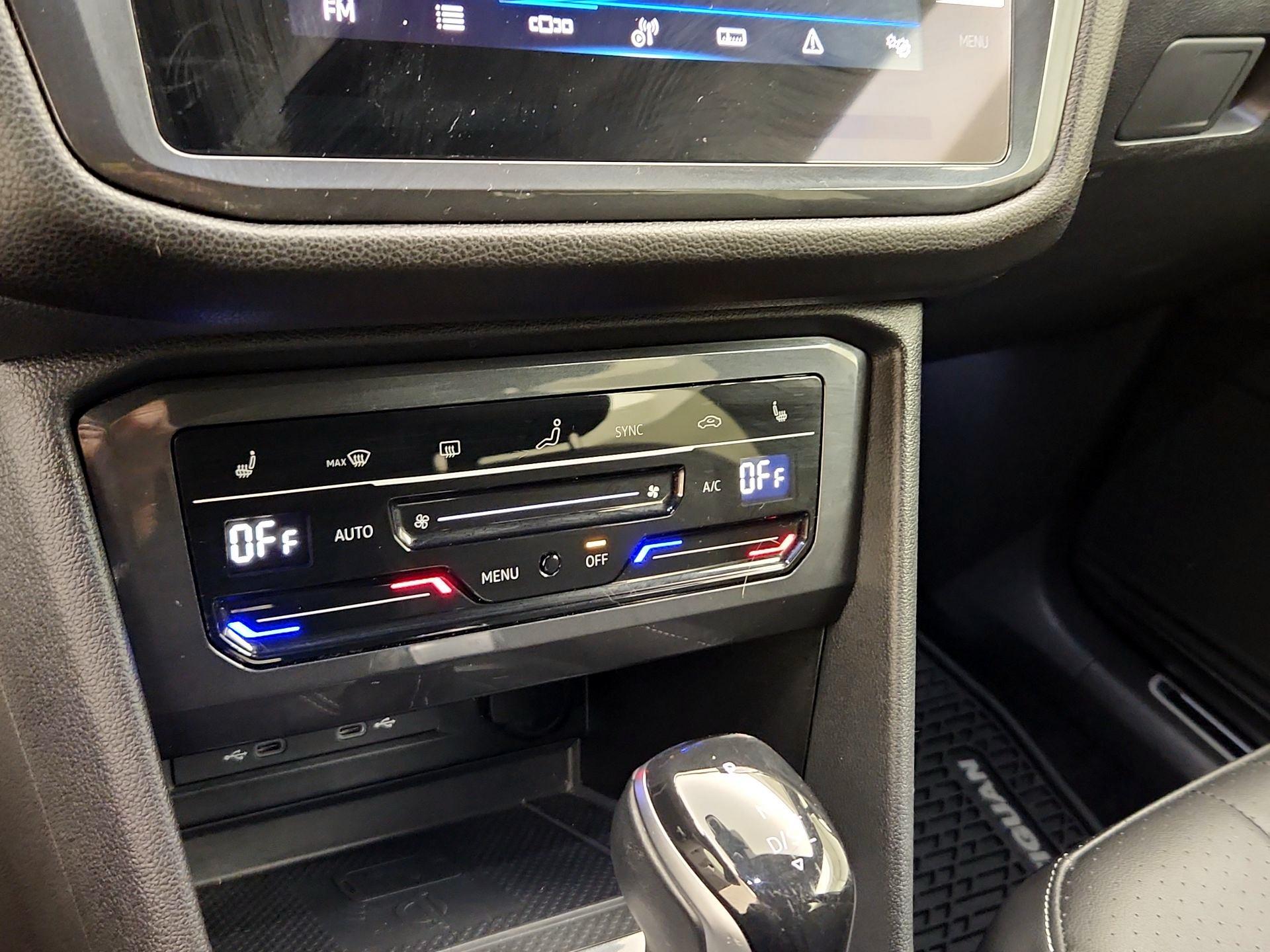 Thumbnail: 2023 Volkswagen Tiguan - 16