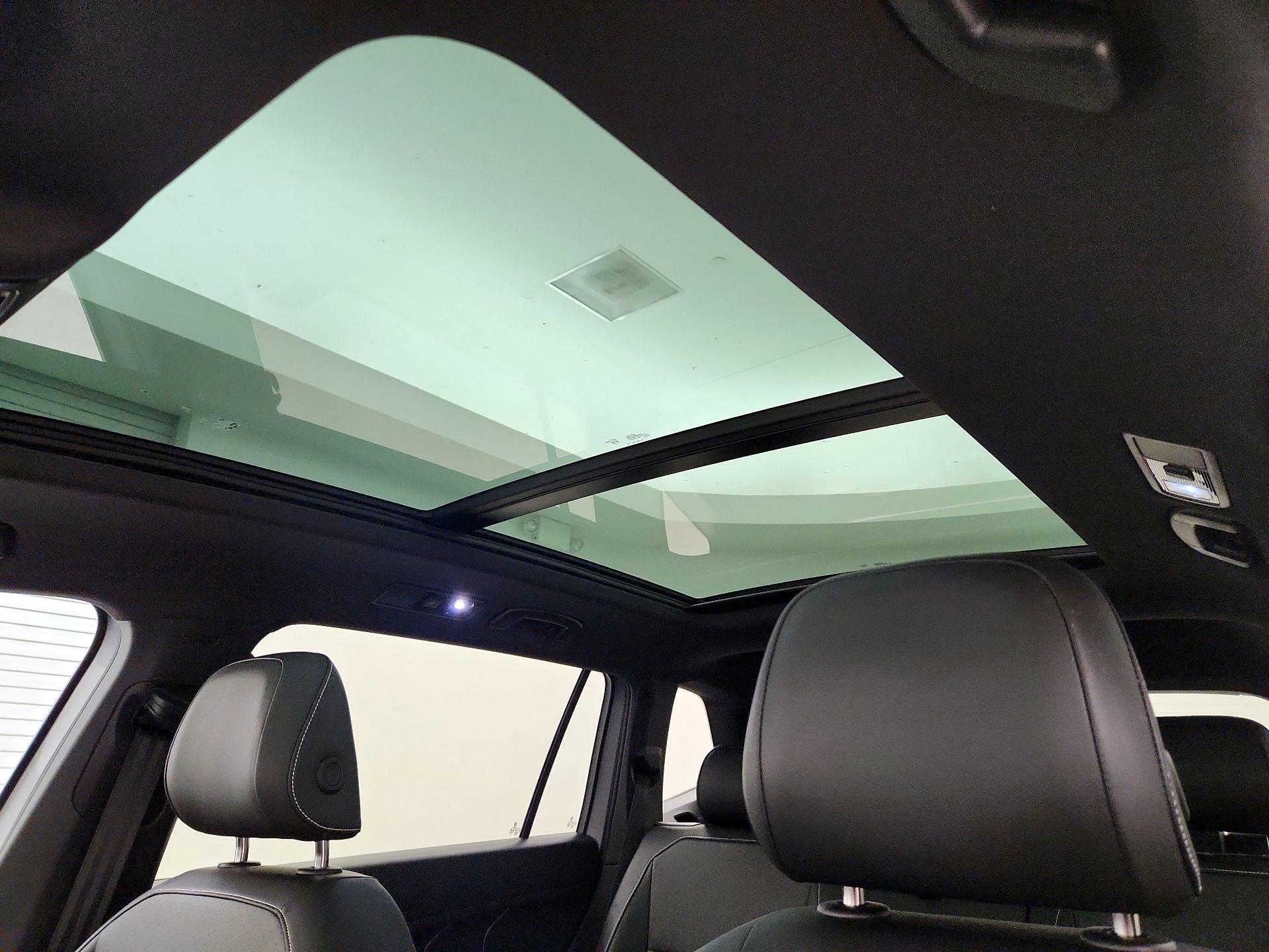 Thumbnail: 2023 Volkswagen Tiguan - 19