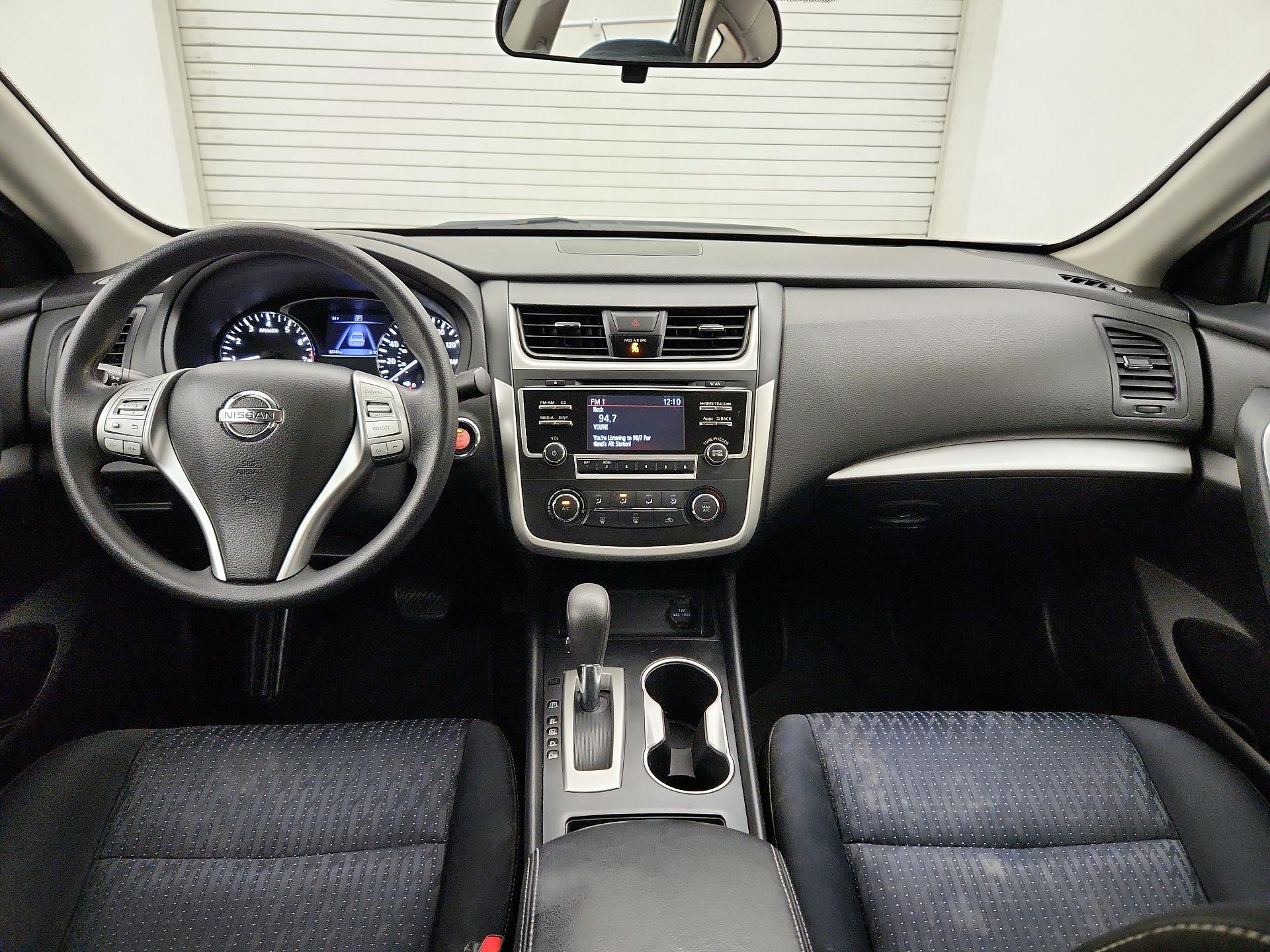 Thumbnail: 2016 Nissan Altima - 9