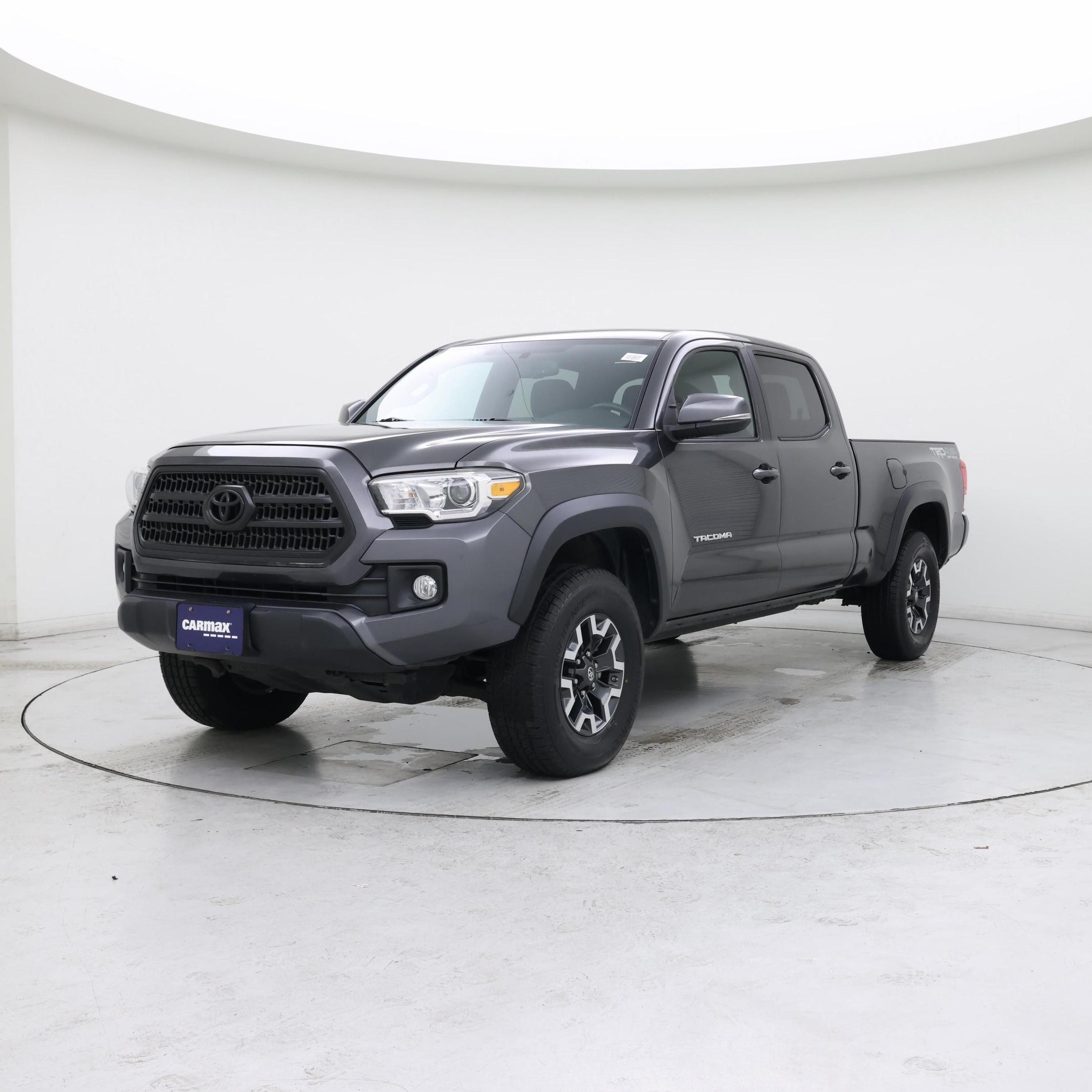 Thumbnail: 2016 Toyota Tacoma - 4