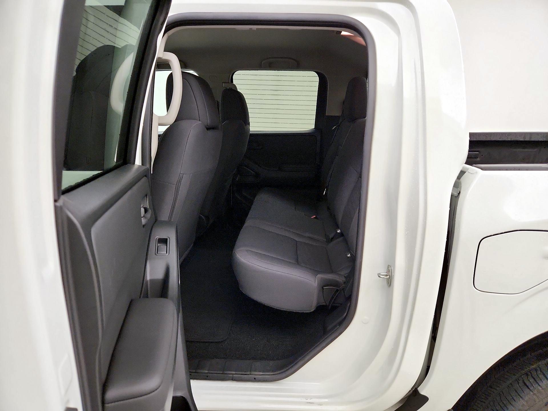 Thumbnail: 2024 Nissan Frontier - 19