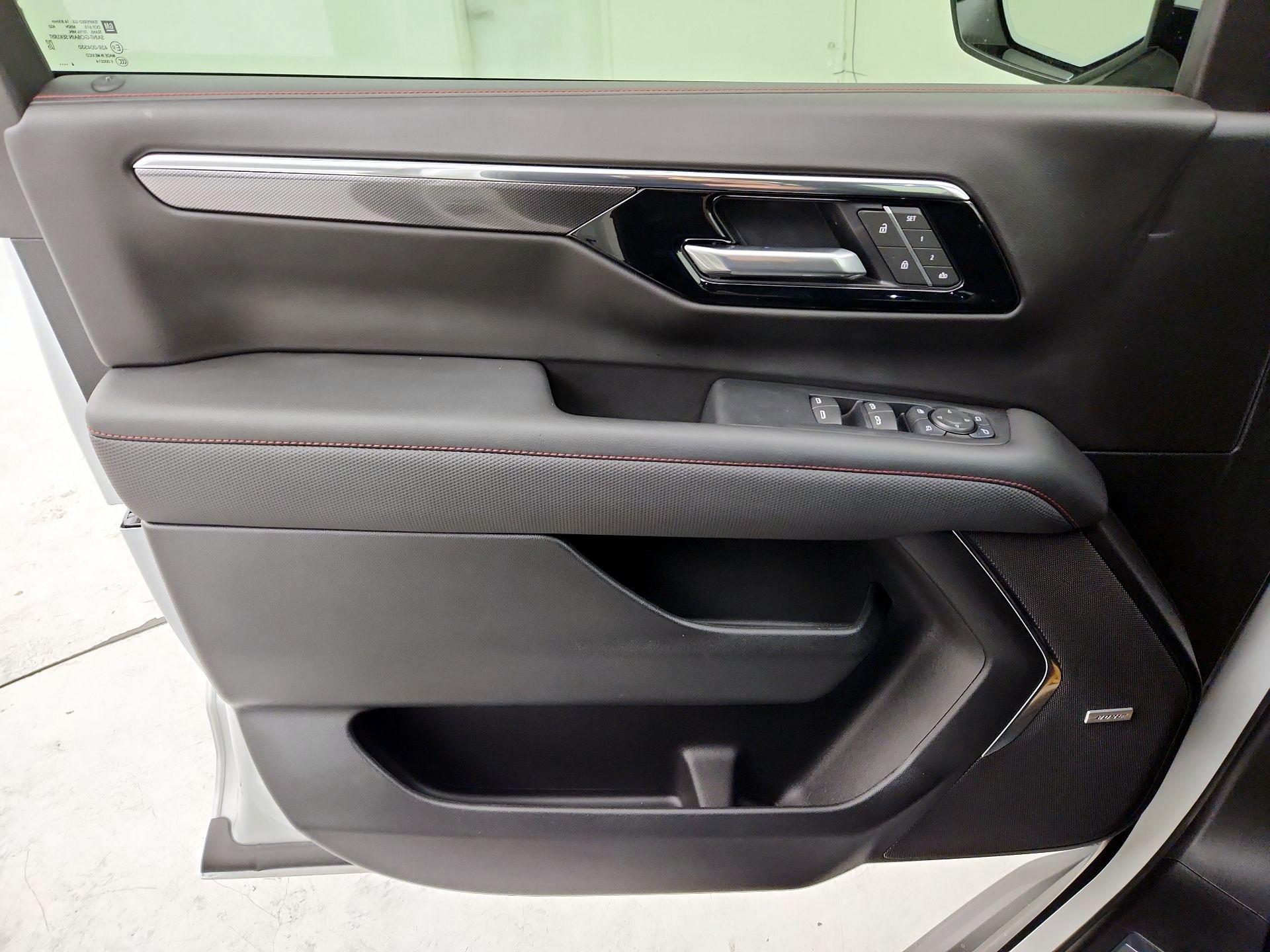 Thumbnail: 2025 Chevrolet Suburban - 12