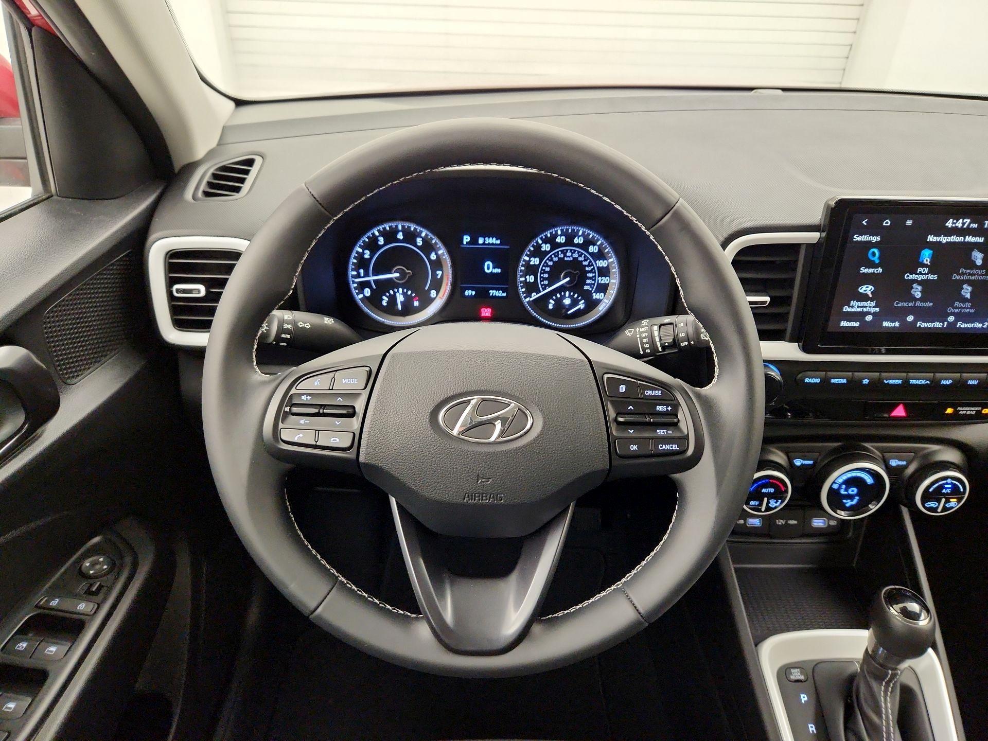 Thumbnail: 2022 Hyundai Venue - 10