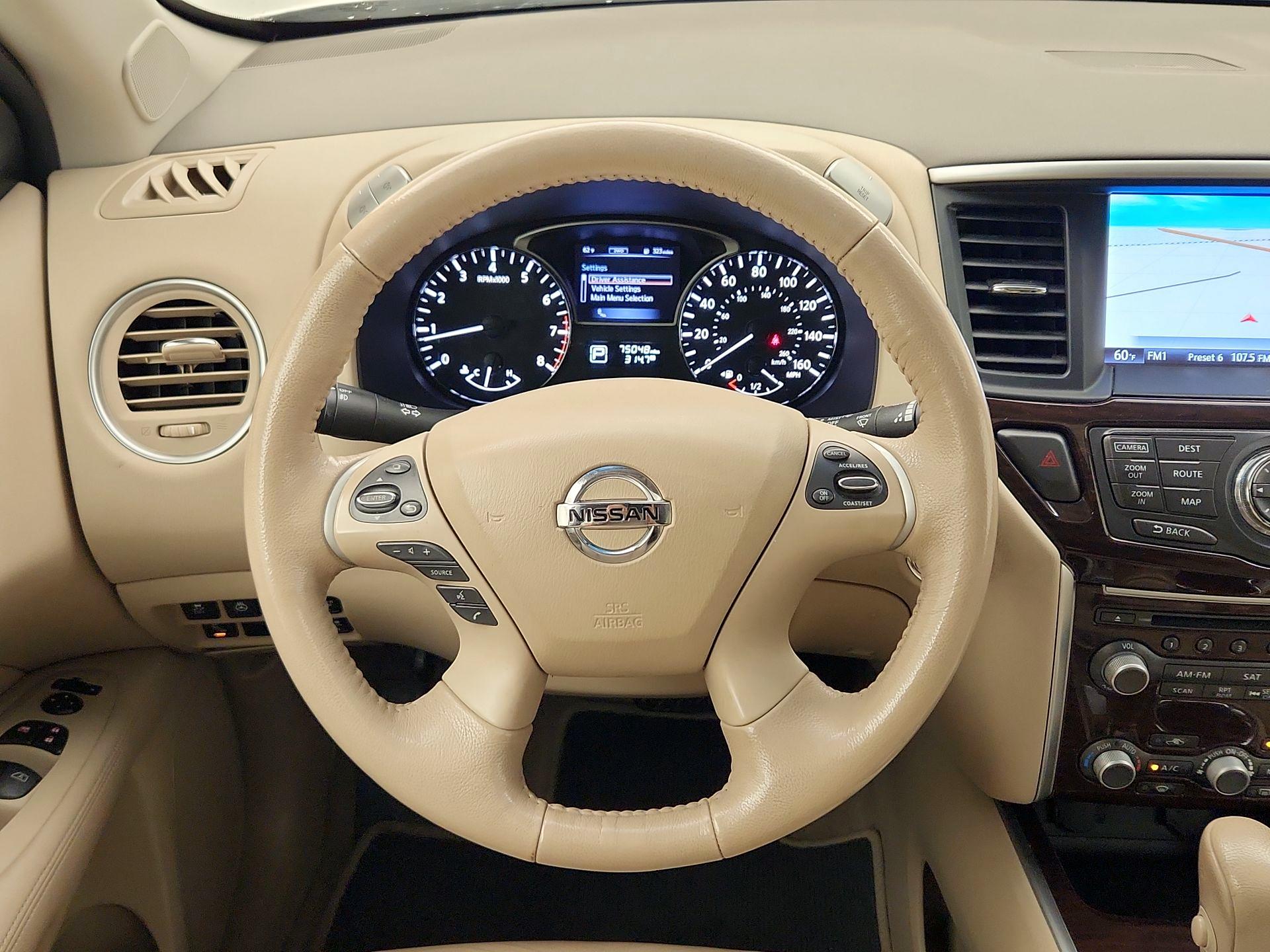 Thumbnail: 2015 Nissan Pathfinder - 10