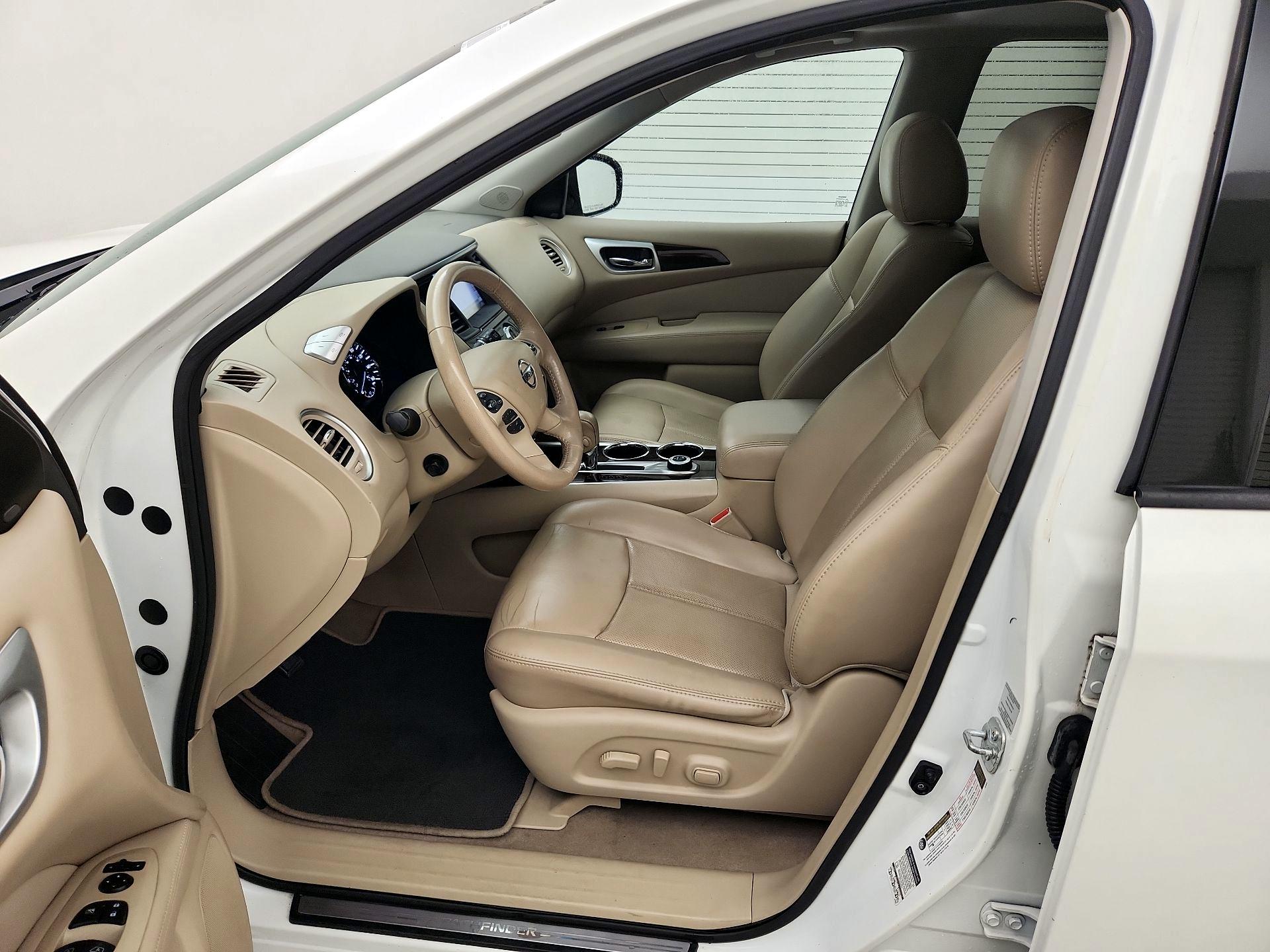 Thumbnail: 2015 Nissan Pathfinder - 11