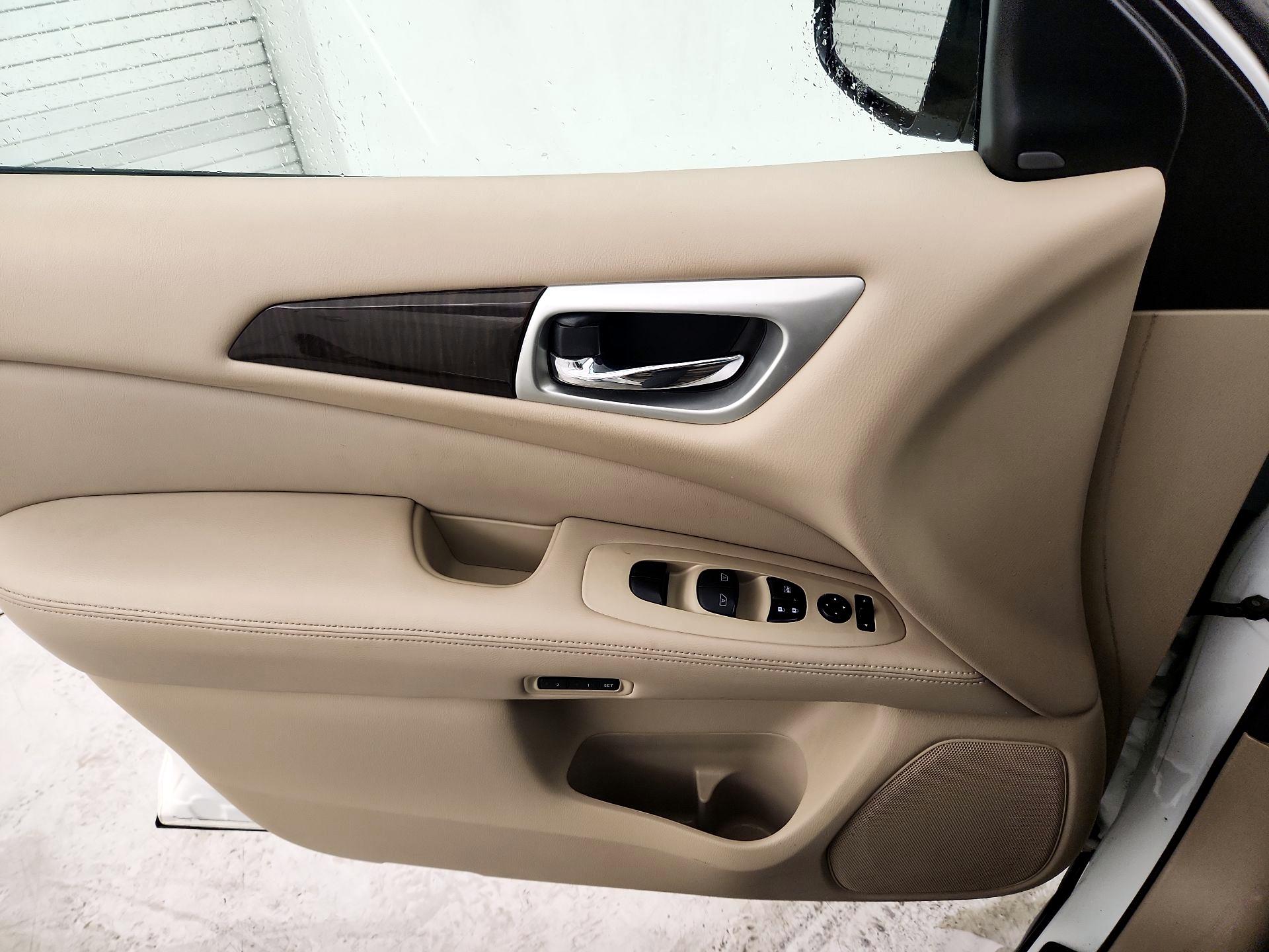 Thumbnail: 2015 Nissan Pathfinder - 12