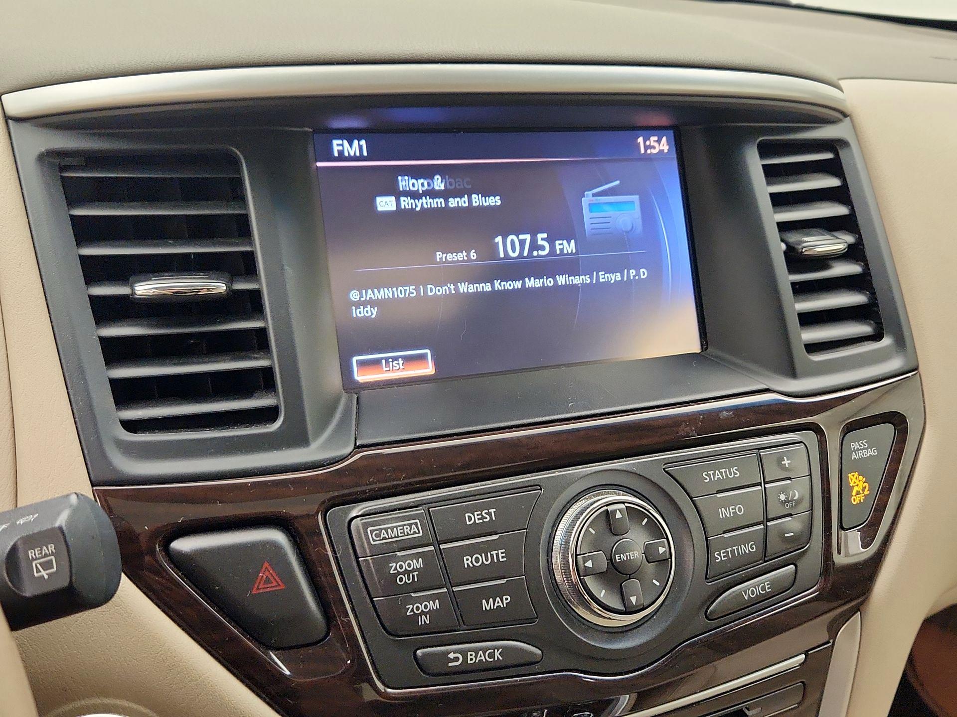 Thumbnail: 2015 Nissan Pathfinder - 16