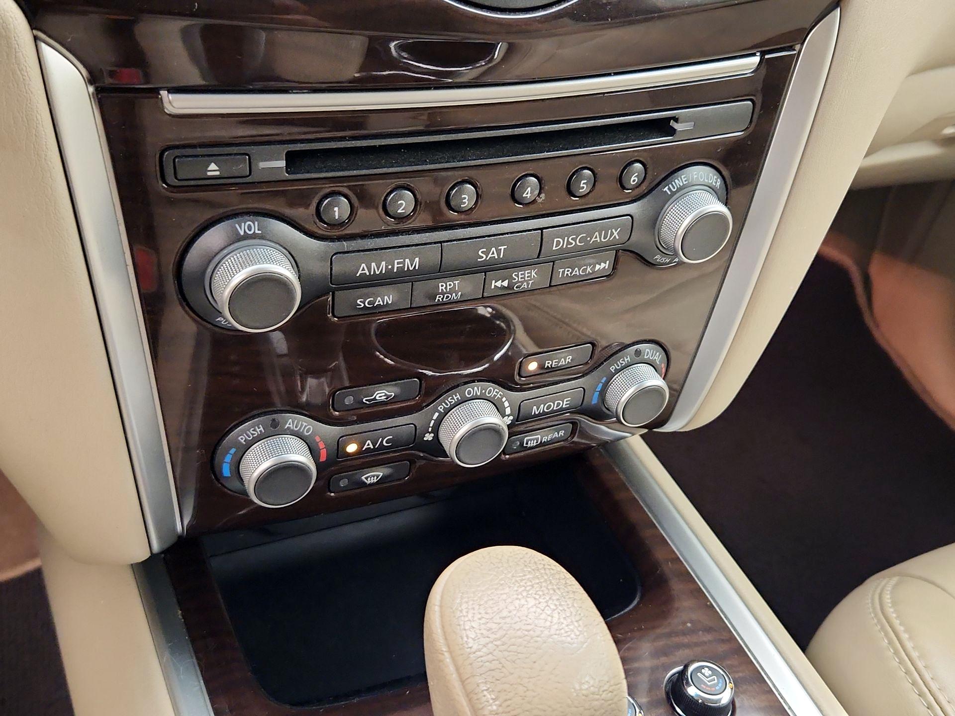 Thumbnail: 2015 Nissan Pathfinder - 17