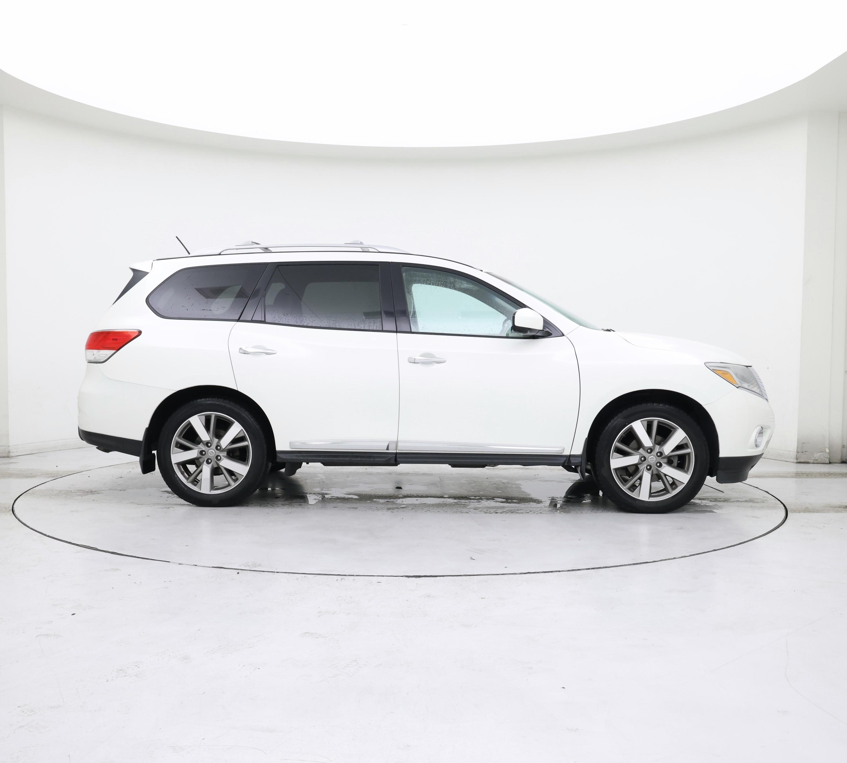 Thumbnail: 2015 Nissan Pathfinder - 7