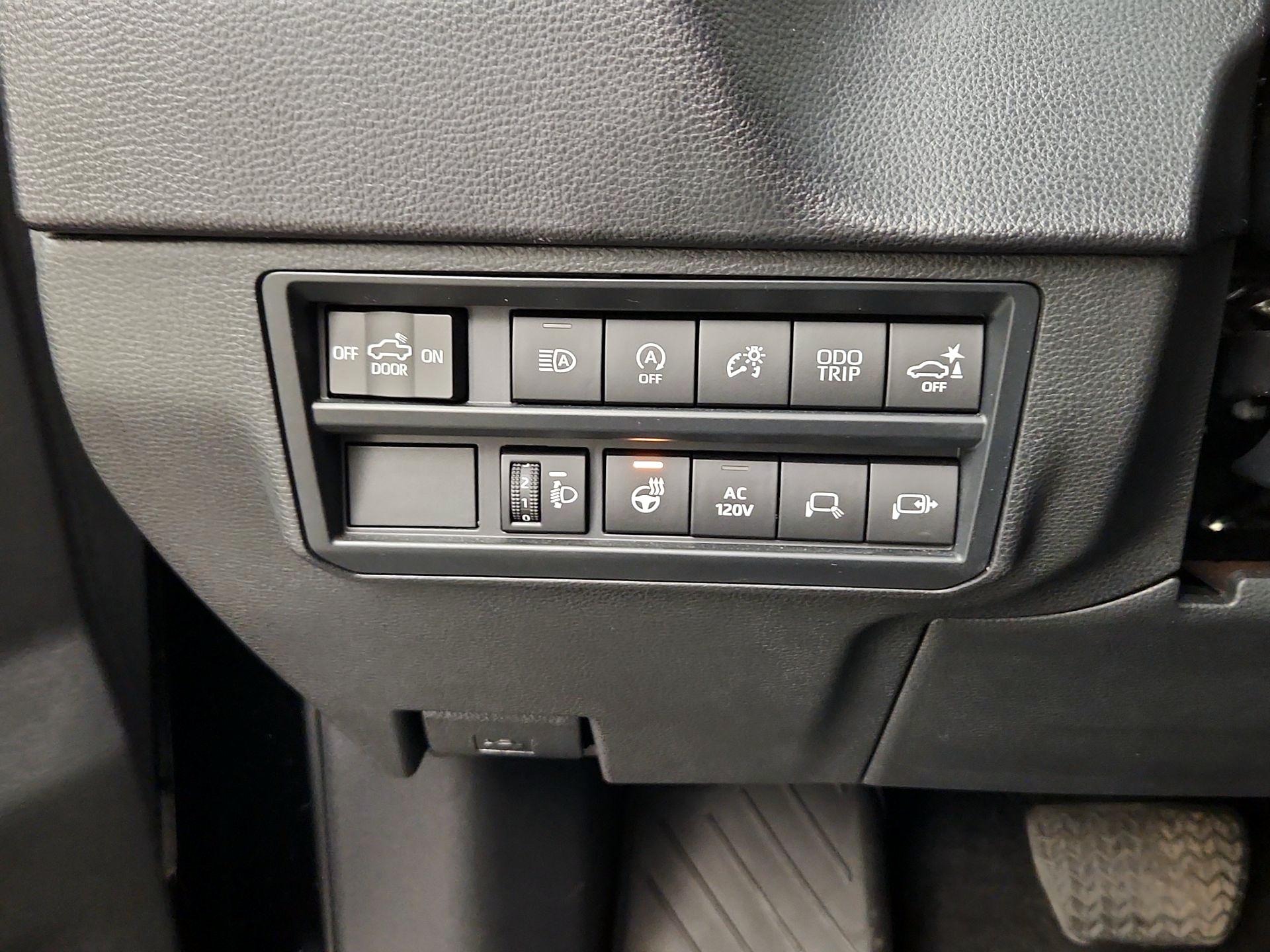 Thumbnail: 2022 Toyota Tundra - 13