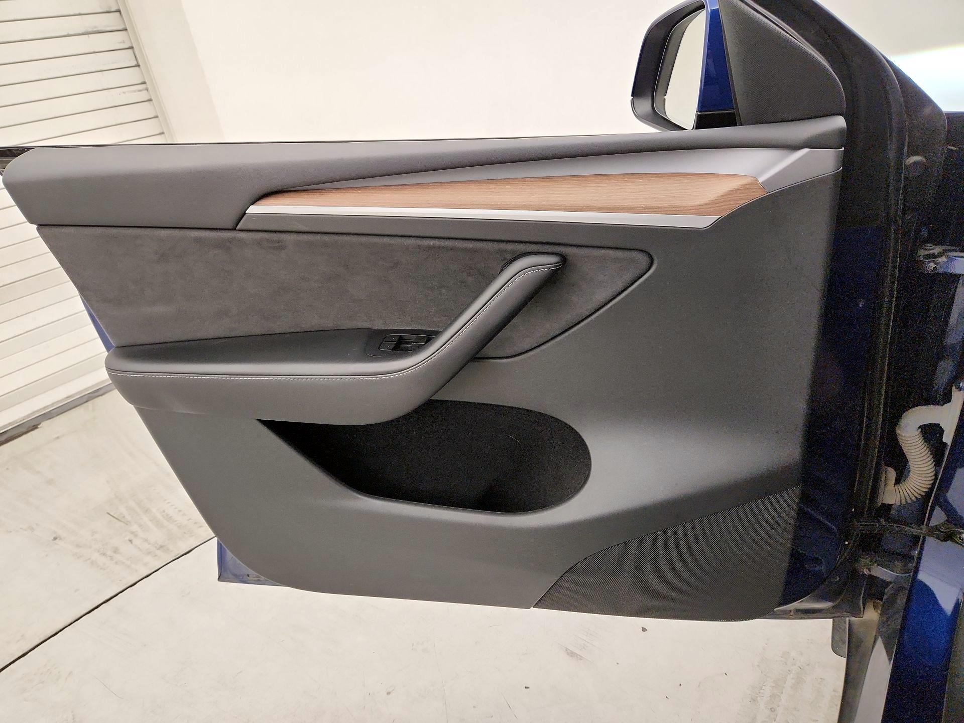 Thumbnail: 2023 Tesla Model Y - 12