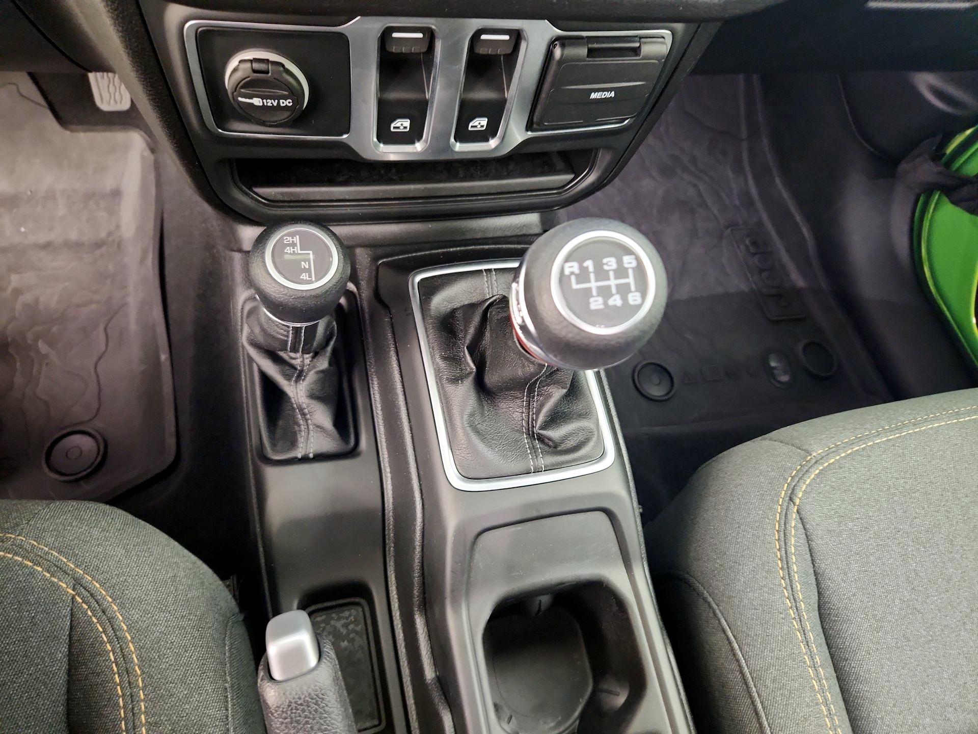 Thumbnail: 2025 Jeep Wrangler - 17