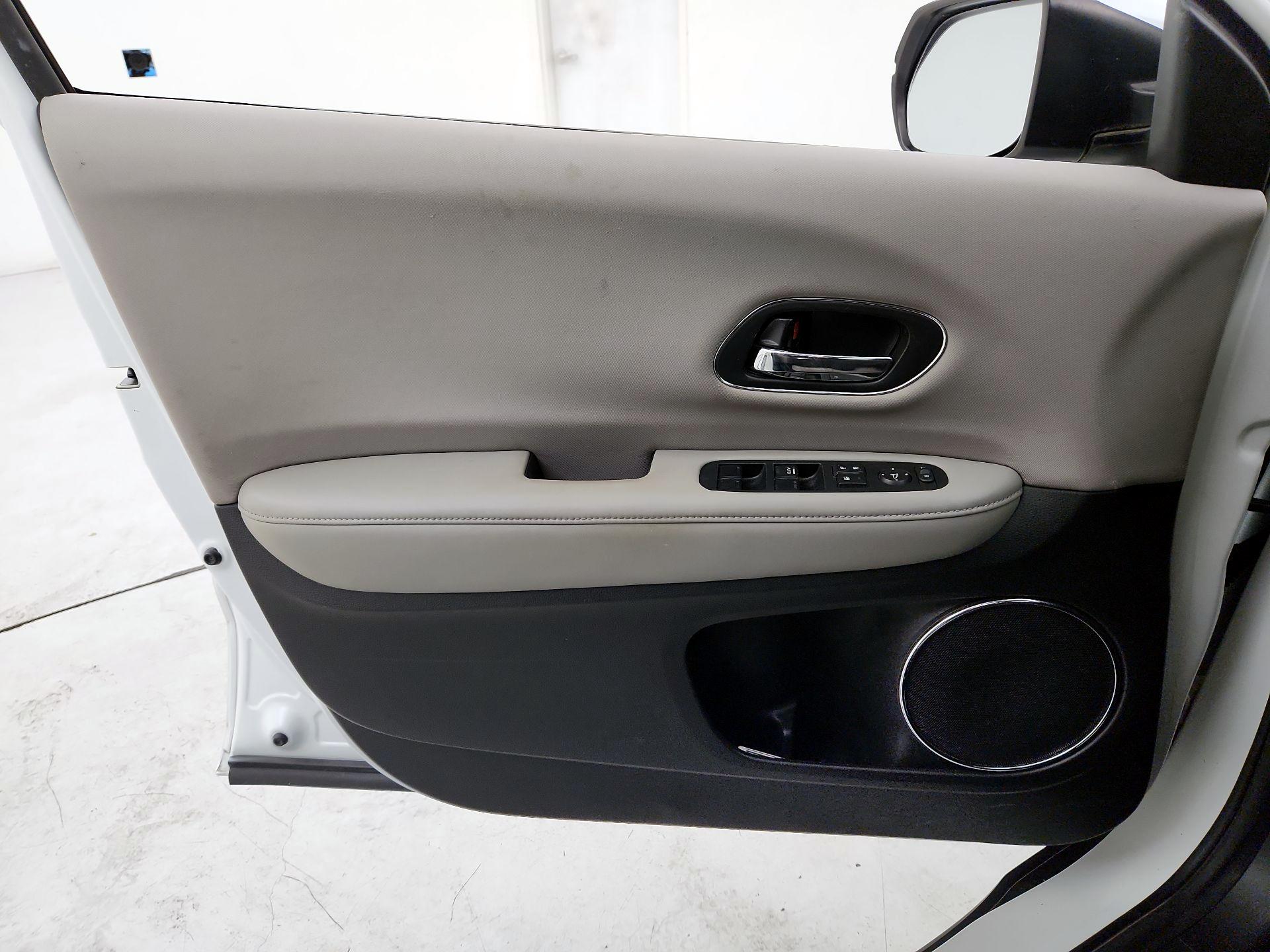 Thumbnail: 2017 Honda HR-V - 12