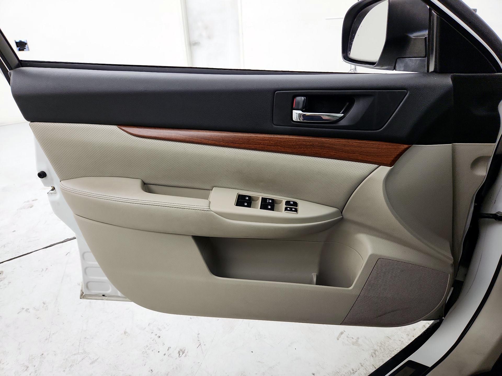 Thumbnail: 2014 Subaru Outback - 12
