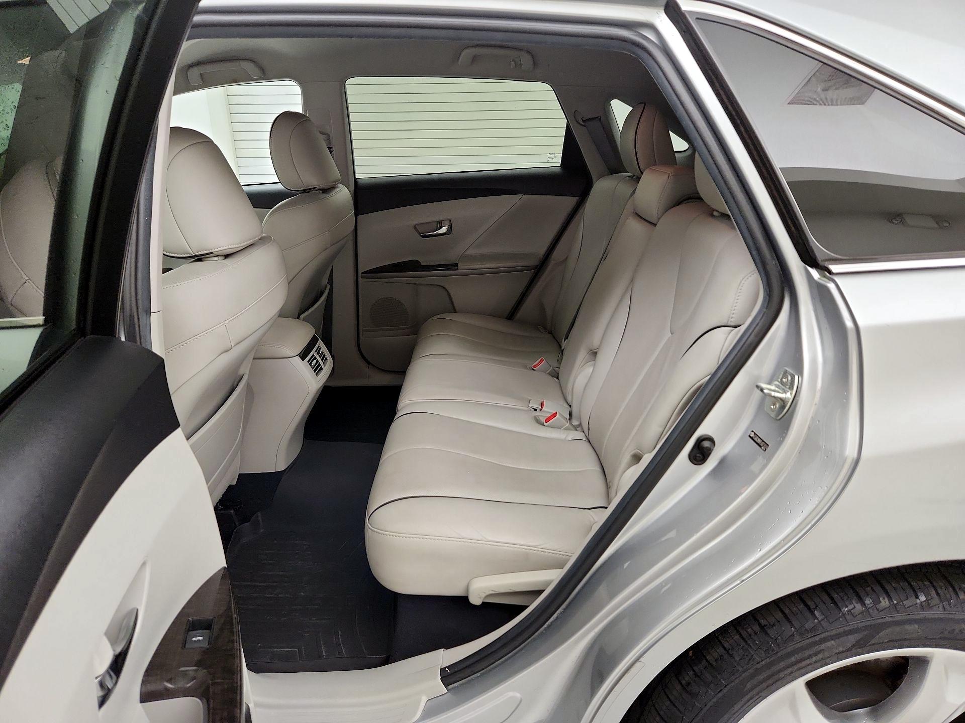 Thumbnail: 2015 Toyota Venza - 19