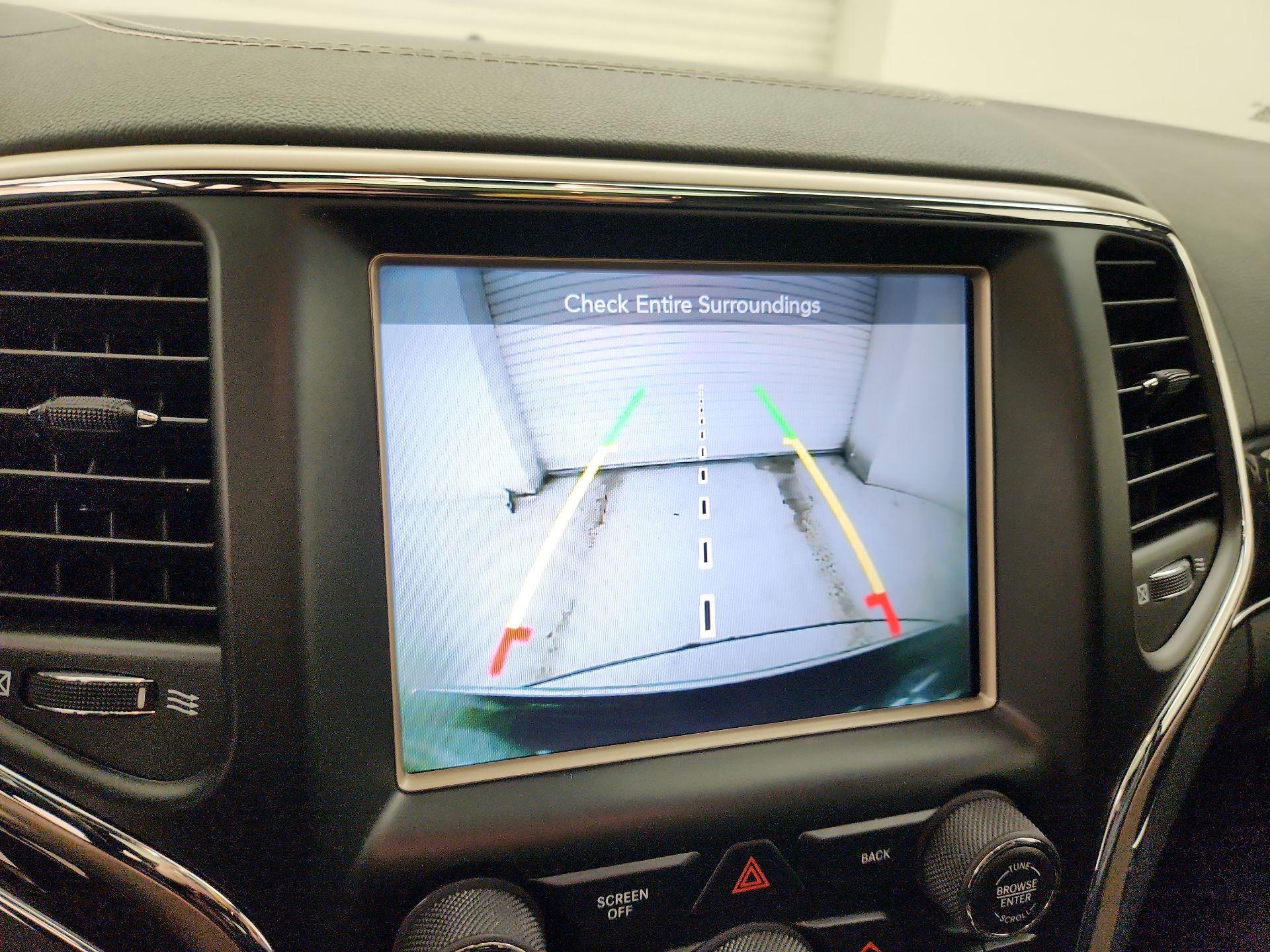 Thumbnail: 2016 Jeep Grand Cherokee - 15