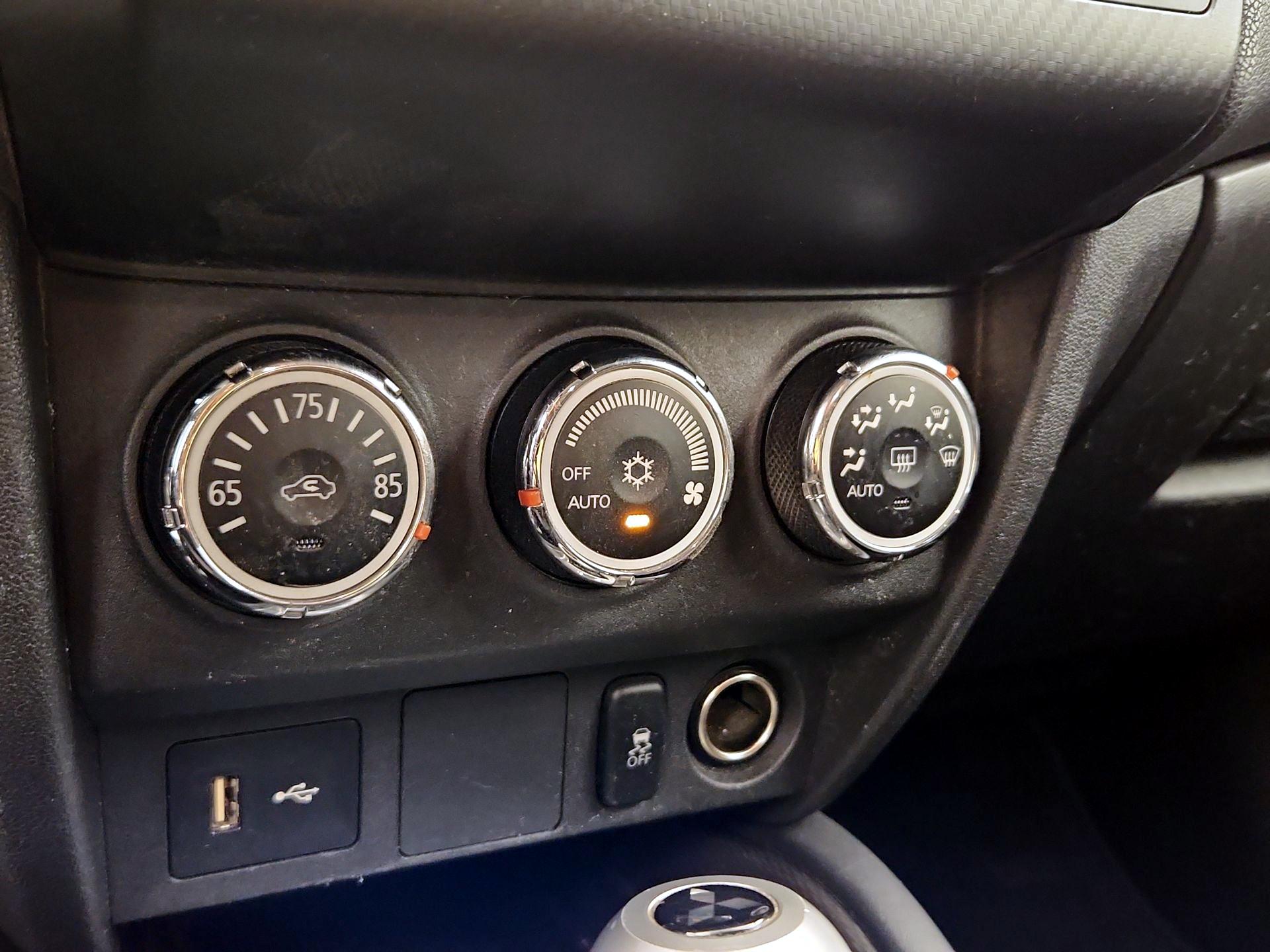 Thumbnail: 2019 Mitsubishi Outlander Sport - 16