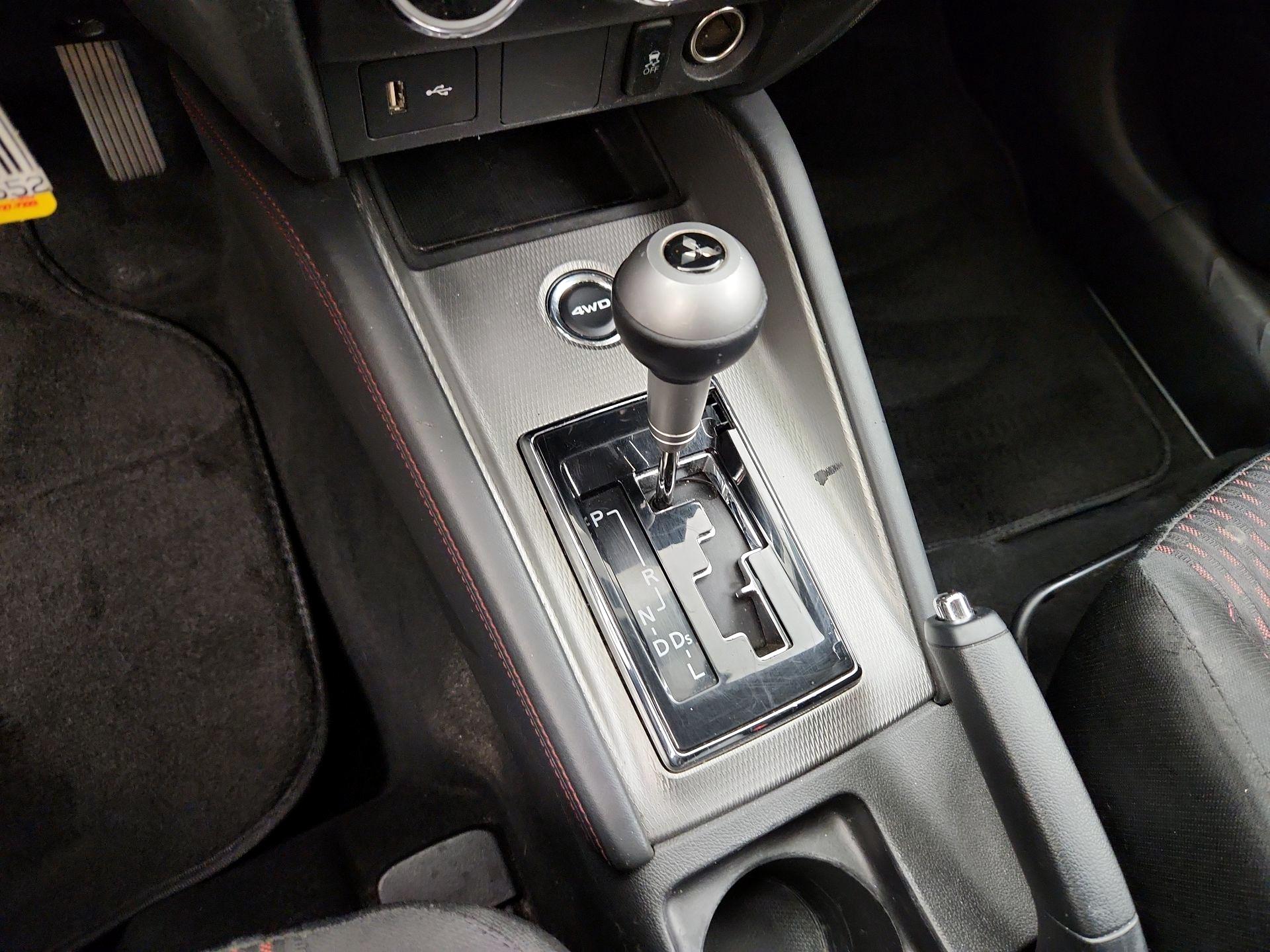 Thumbnail: 2019 Mitsubishi Outlander Sport - 17
