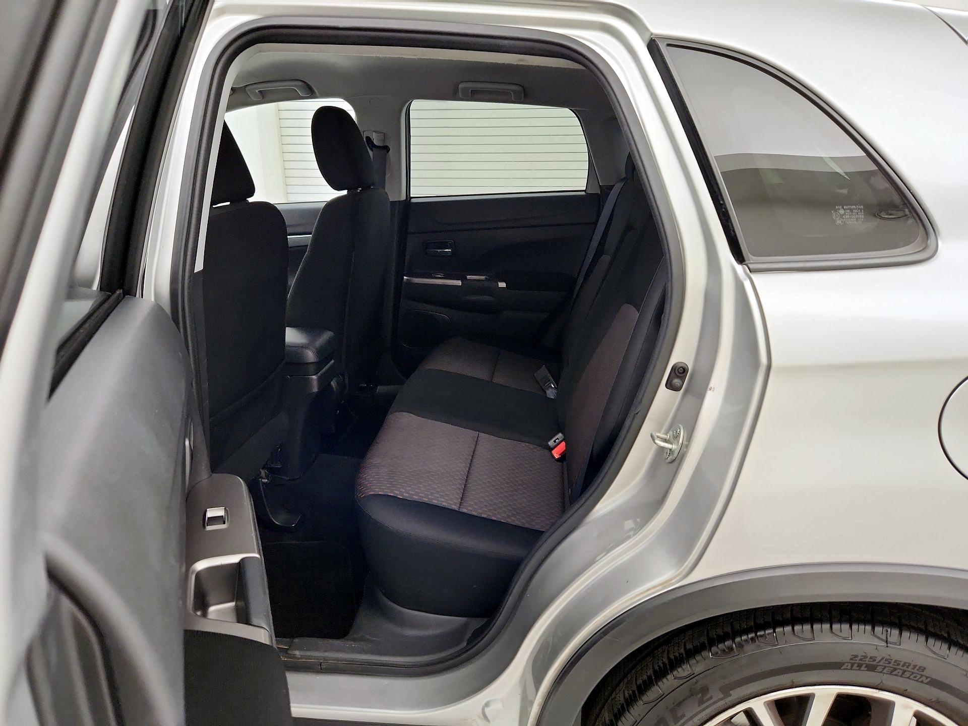 Thumbnail: 2019 Mitsubishi Outlander Sport - 19