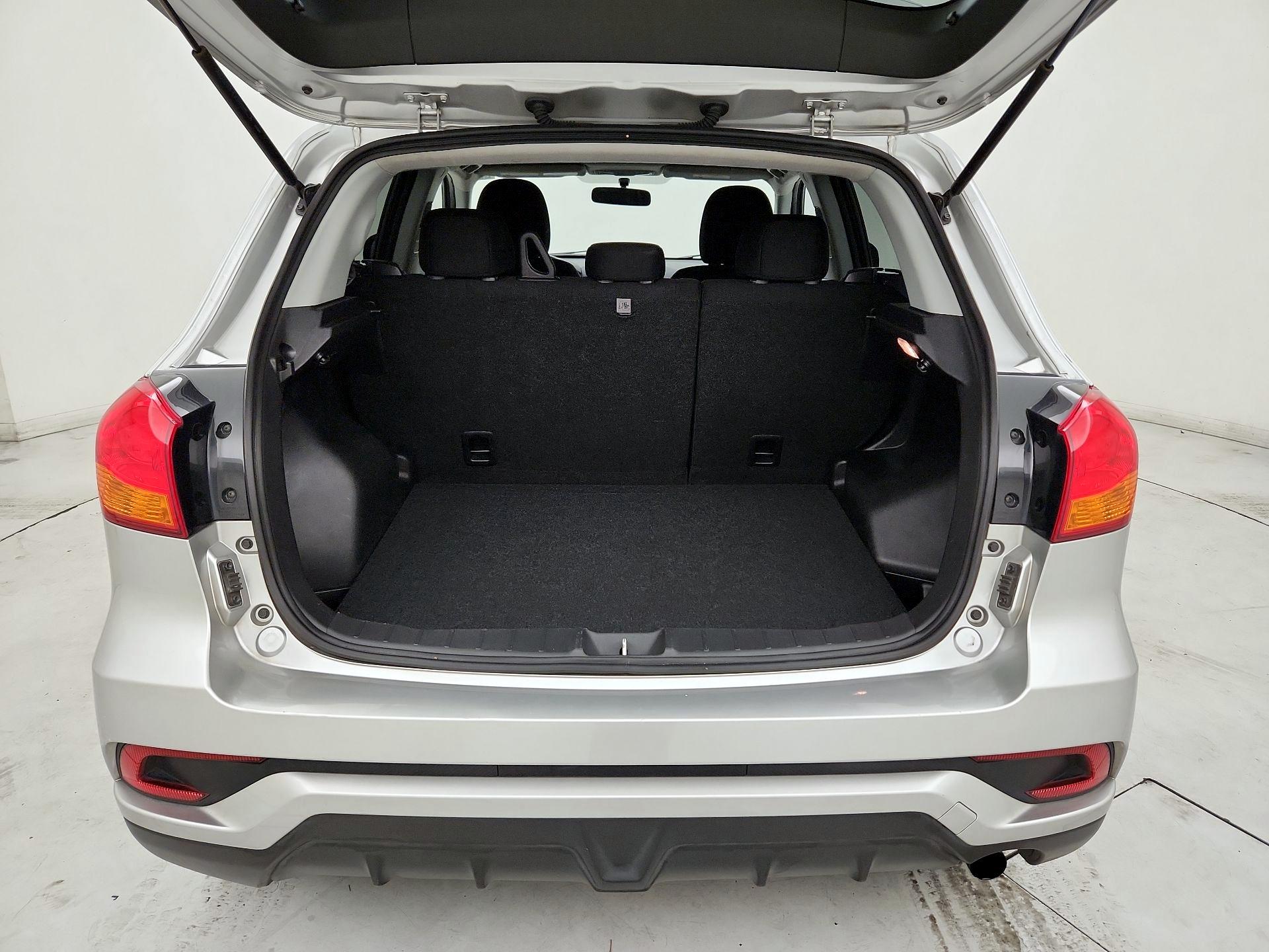 Thumbnail: 2019 Mitsubishi Outlander Sport - 20