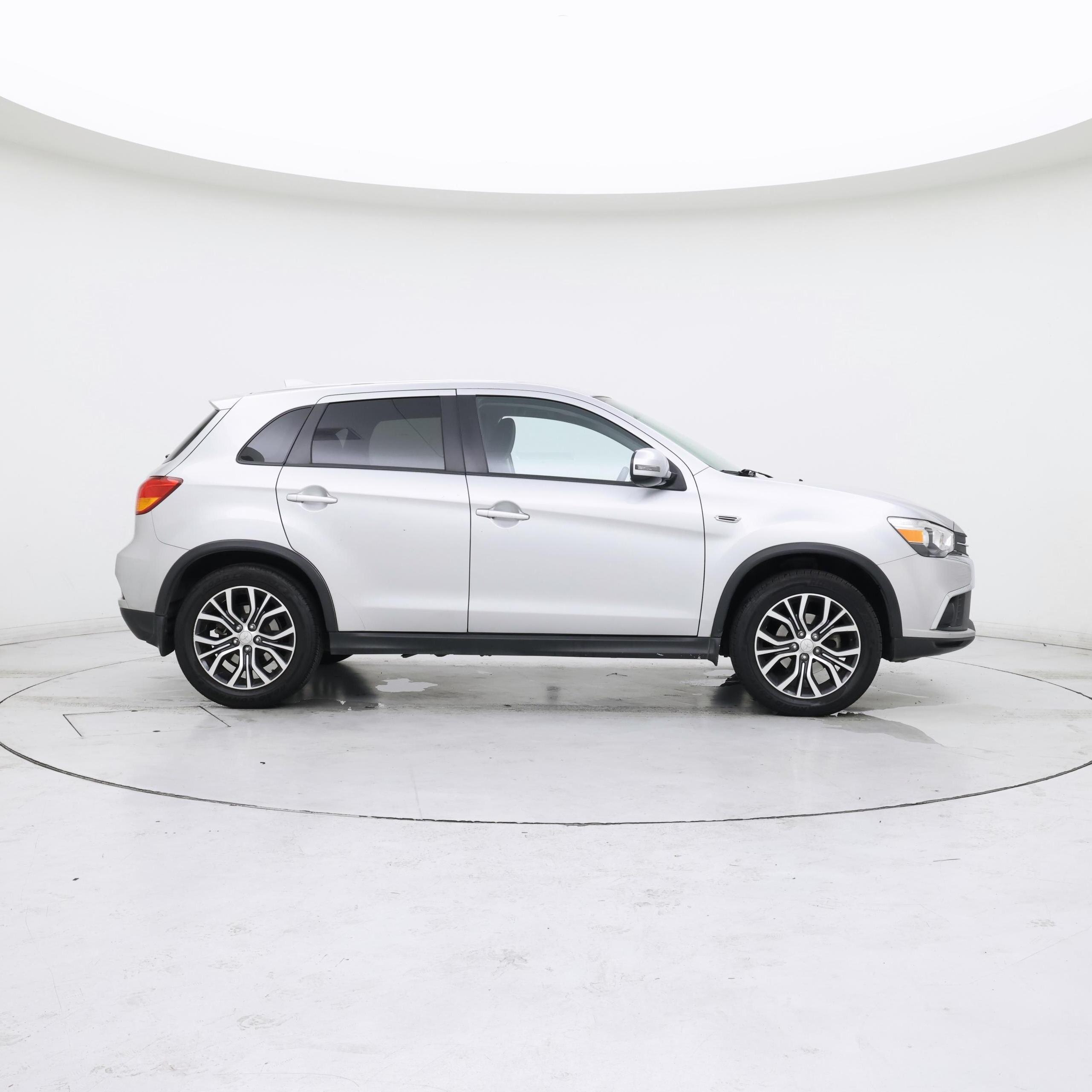 Thumbnail: 2019 Mitsubishi Outlander Sport - 7