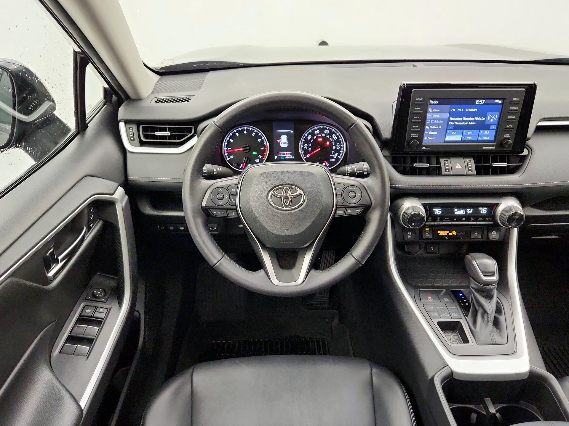 Thumbnail: 2022 Toyota RAV4 - 10