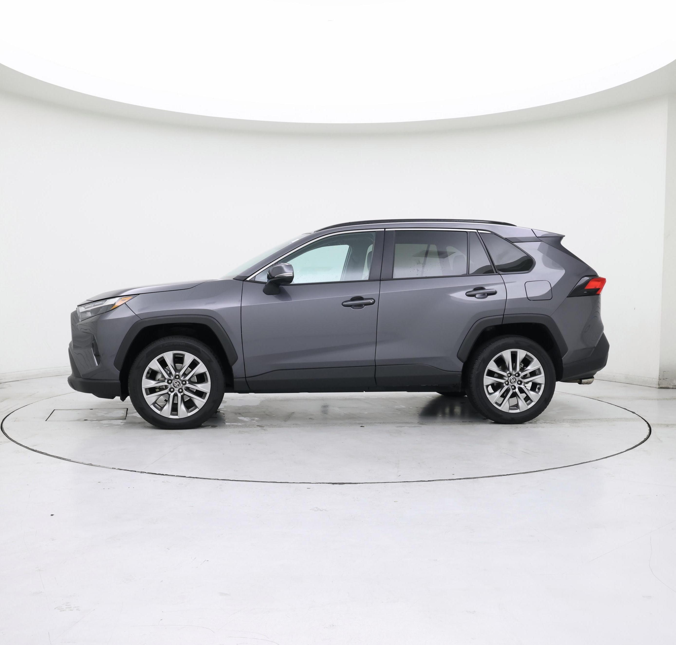 Thumbnail: 2022 Toyota RAV4 - 3